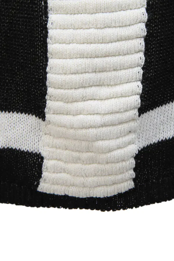 A.F Artefact (knitted vest-black and white) ag-1311 - Image 3