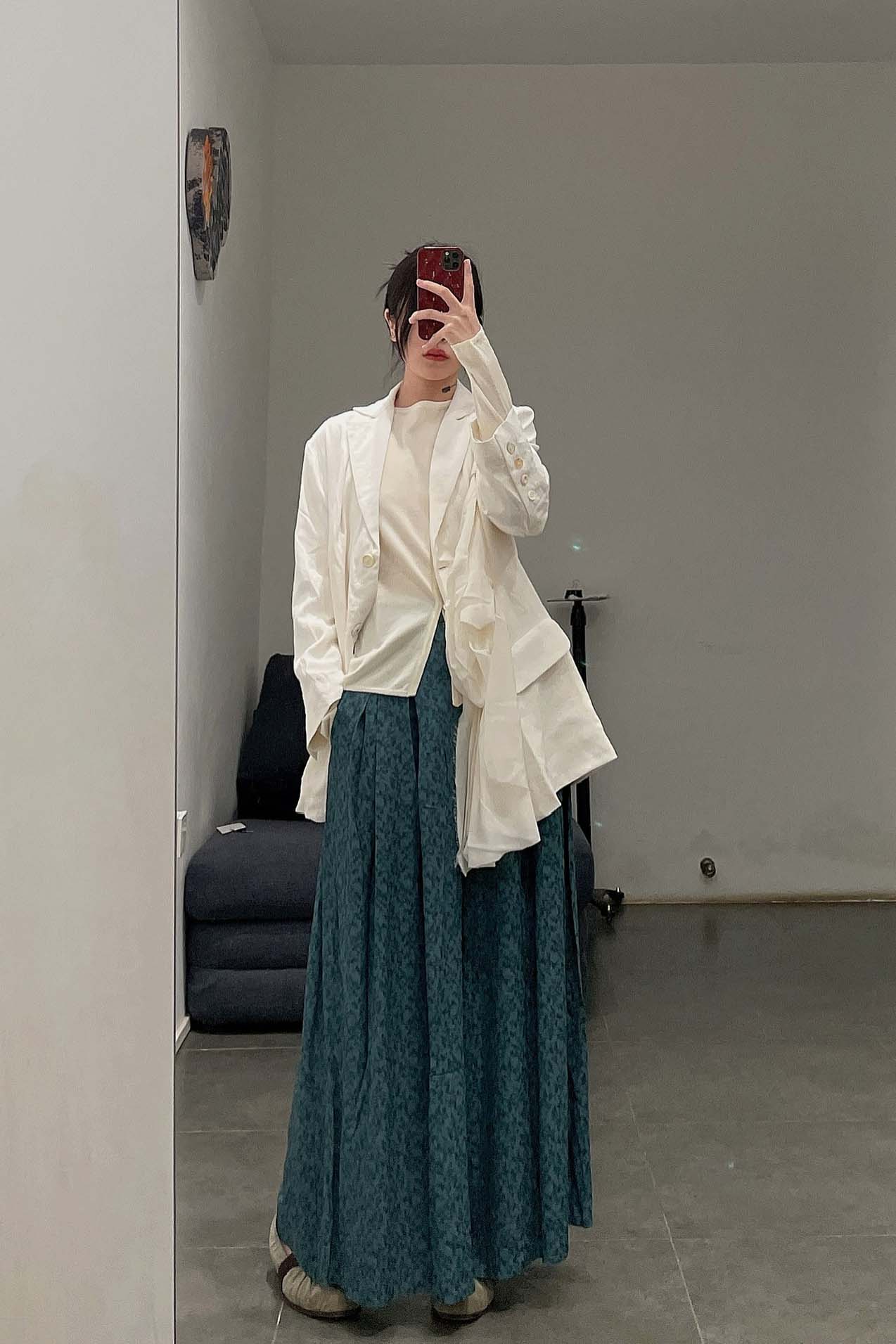 A Tentative Atelier flared pleated jacquard trousers a2222621B - Image 14