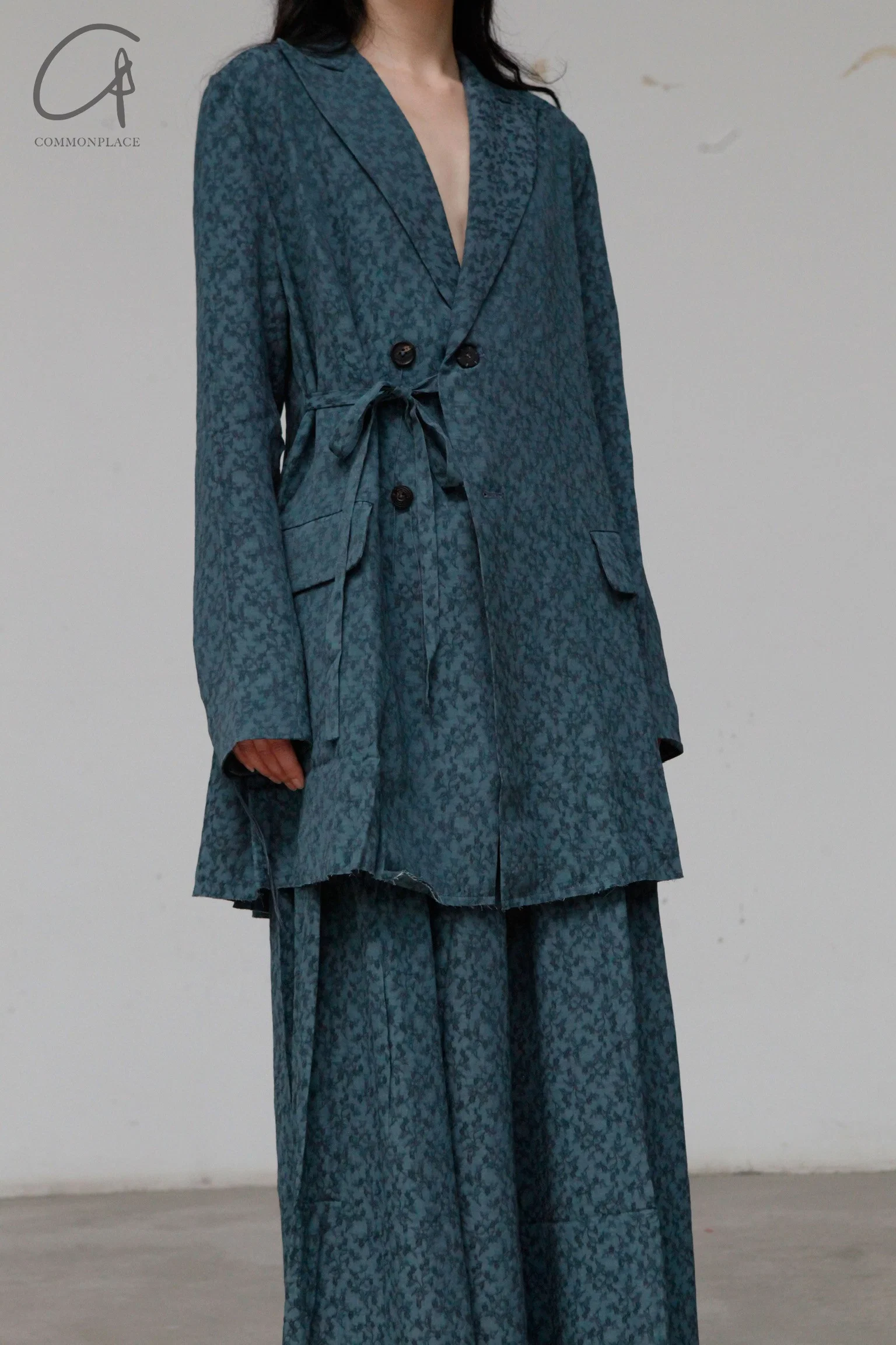 A Tentative Atelier flared pleated jacquard trousers a2222621B - Image 3