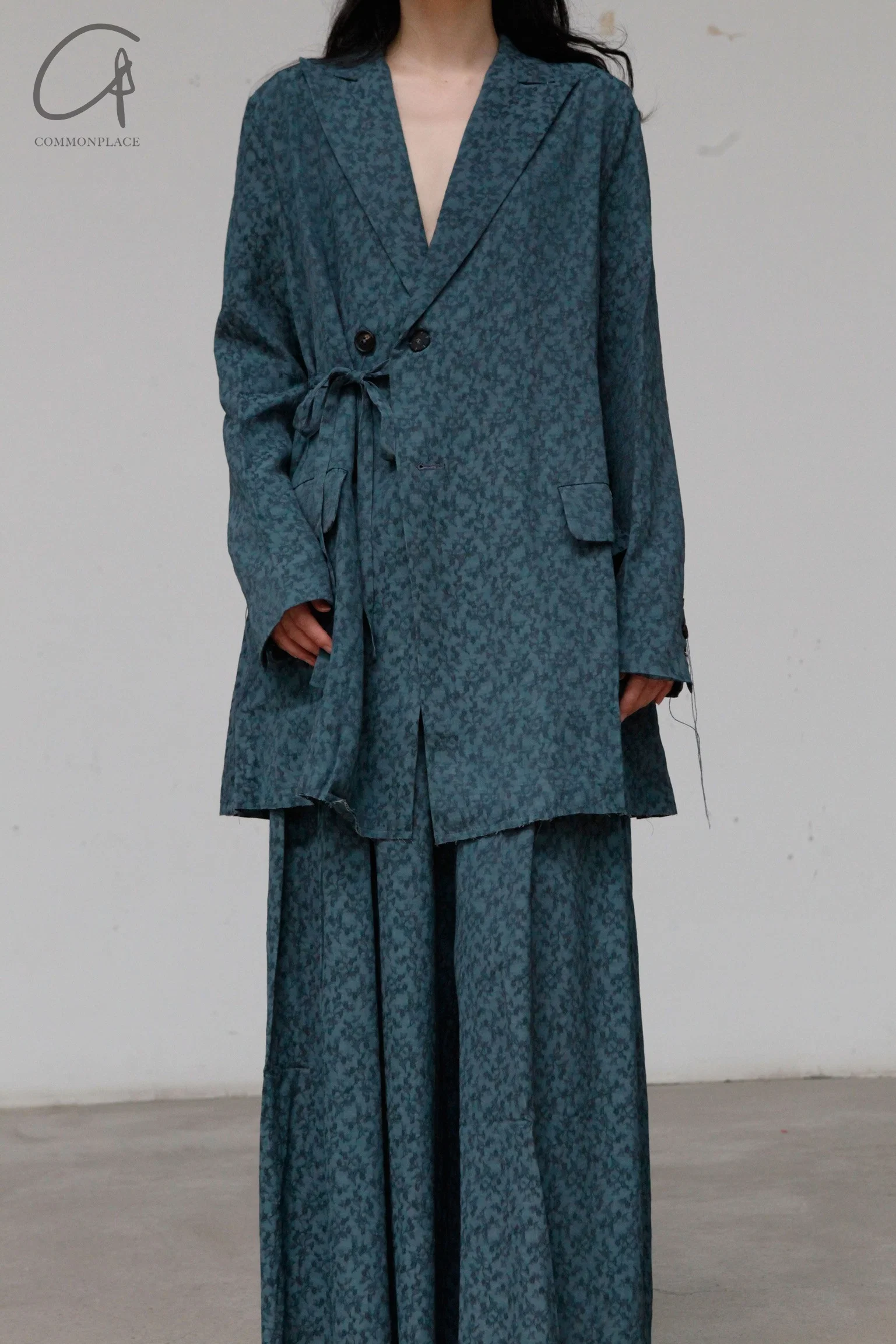 A Tentative Atelier flared pleated jacquard trousers a2222621B - Image 6
