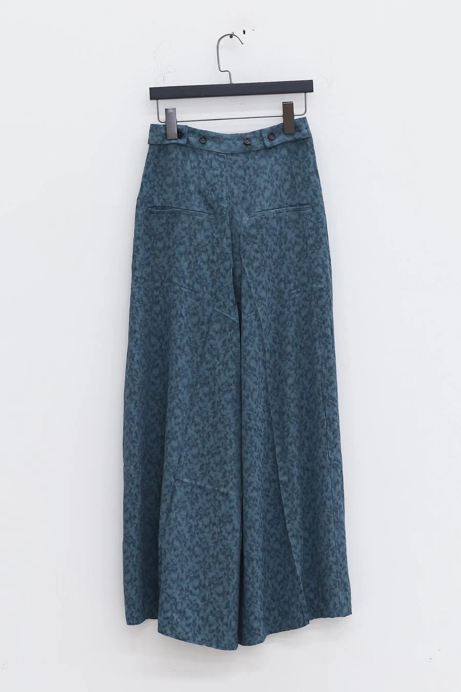 A Tentative Atelier flared pleated jacquard trousers a2222621B - Image 8