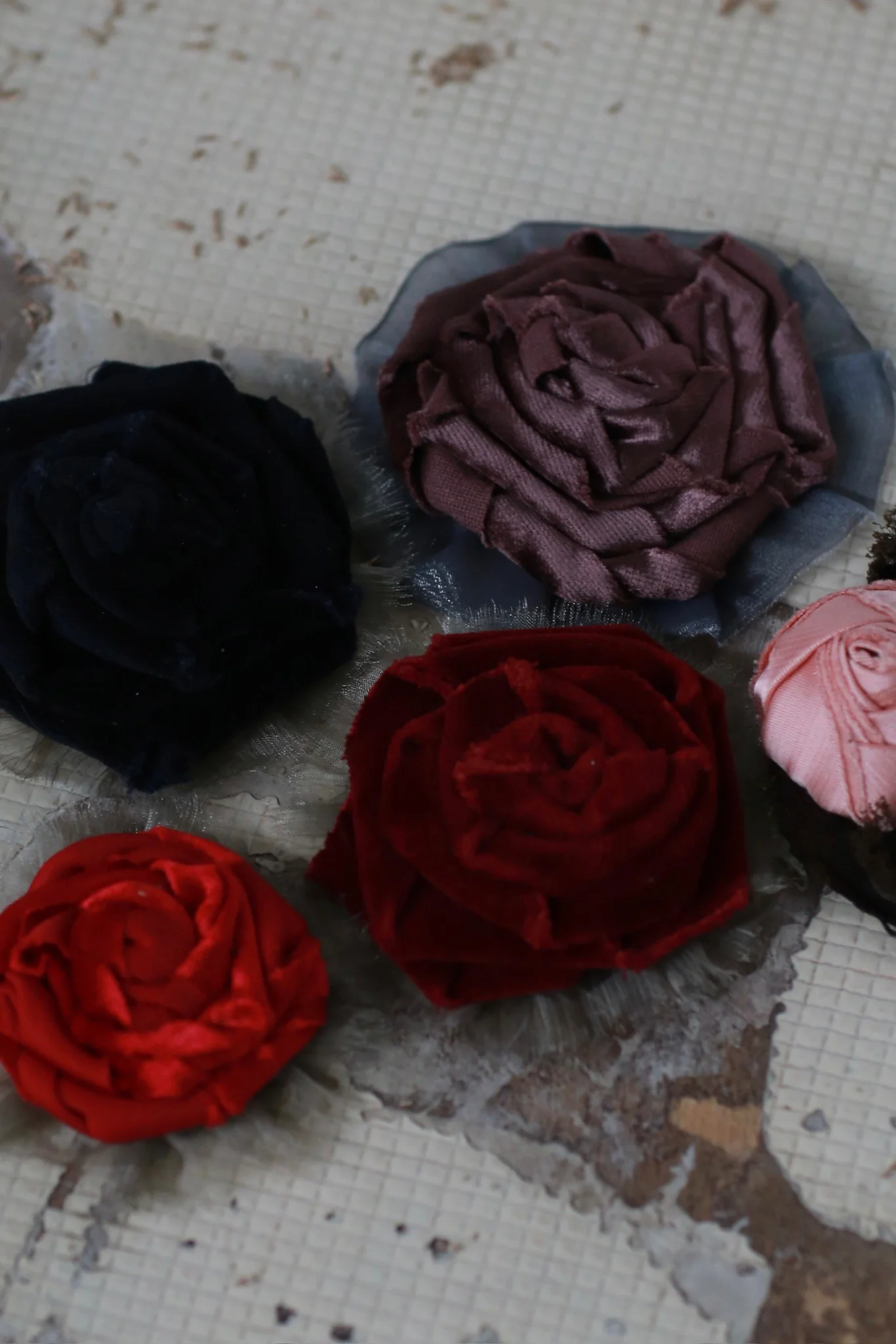 ARCHIVIO J.M.Ribot flower brooch series PAJMR3 pink F01/FBZ-FEN - Image 3