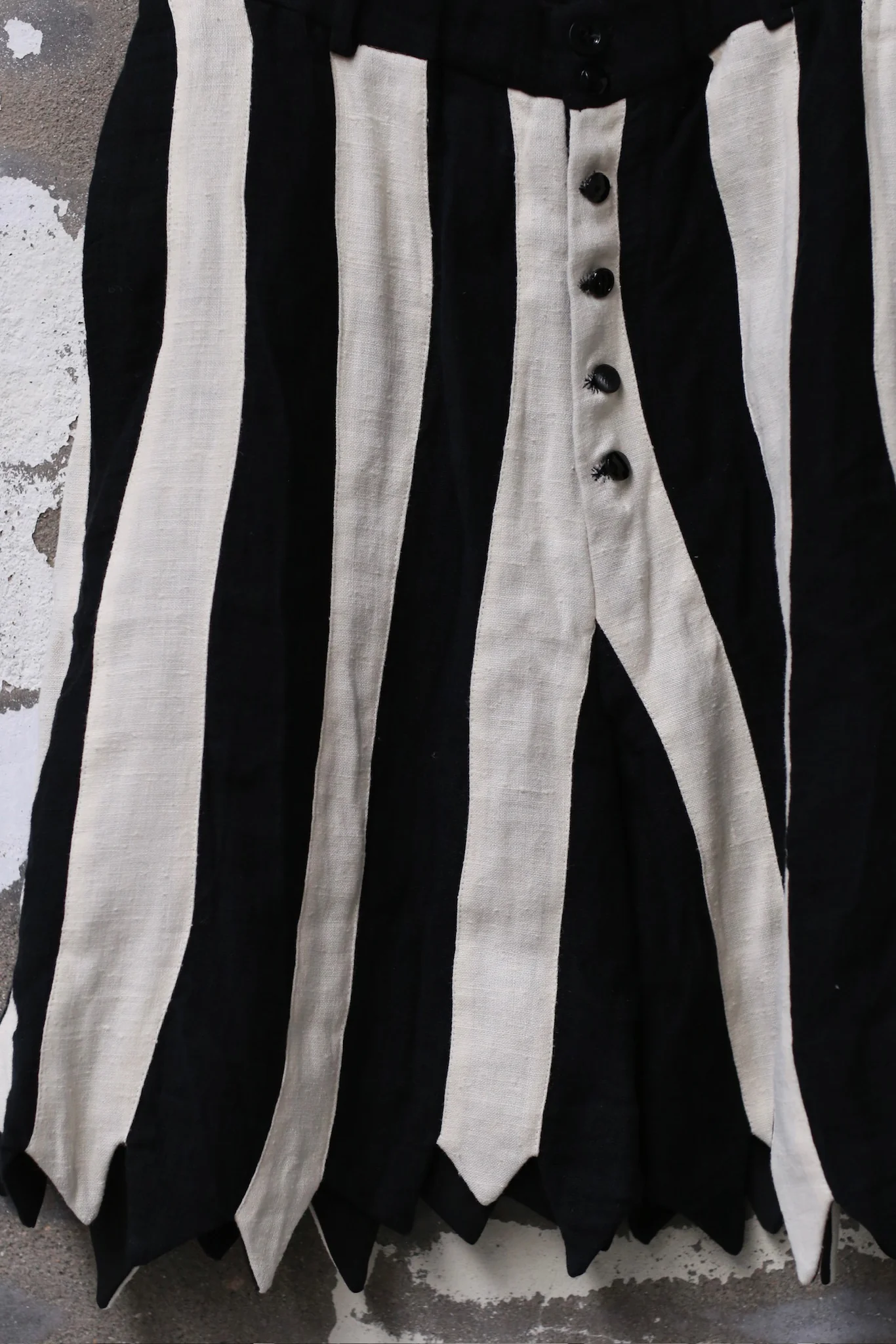 ARCHIVIO J.M.Ribot Striped Cropped Casual Pants Italy Artisan AJM-AWPA32/BL/STRIPES*-WHITE/BLACK - Image 2