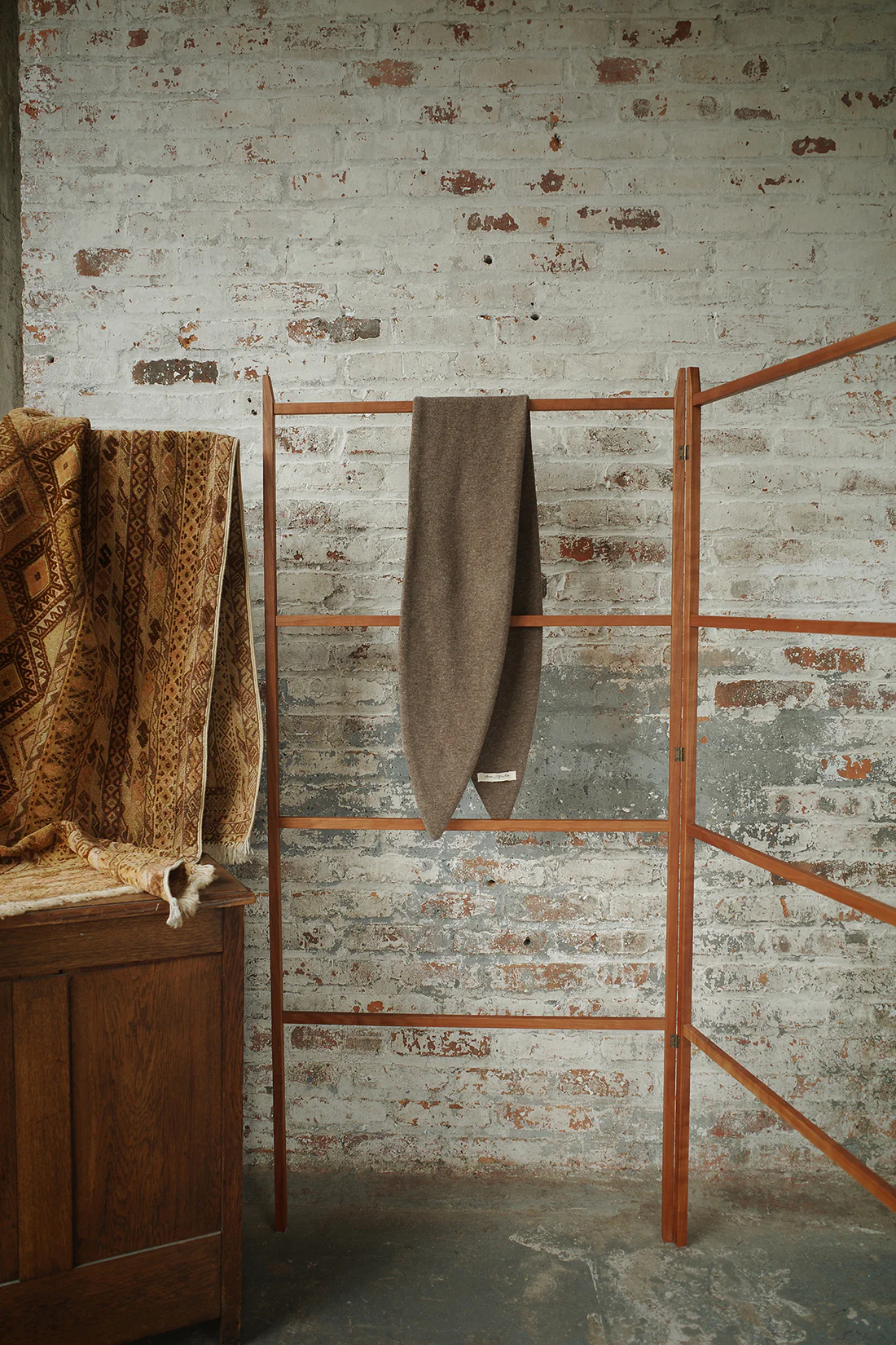 AVIVA JIFEI XUE 25 Autumn/Winter Narrow Scarf AJX-FW25-NS-NBWHK-Natural Beige - Image 6