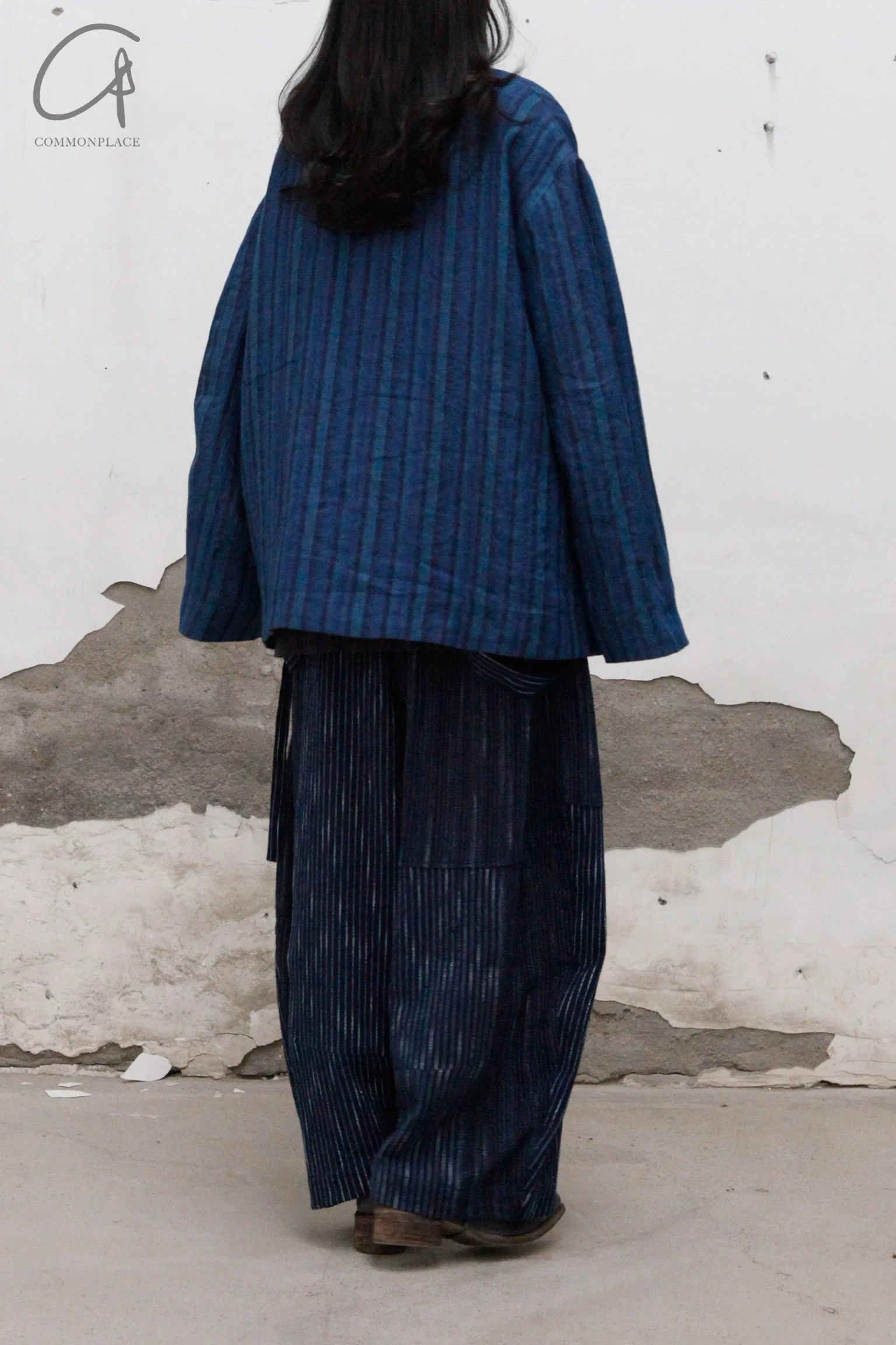 AVIVA JIFEI XUE Indigo Stripe Linen Short Kimono Jacket A21-KJS Reversible Indigo Stripe Linen Short Kimono Jacket - Image 6