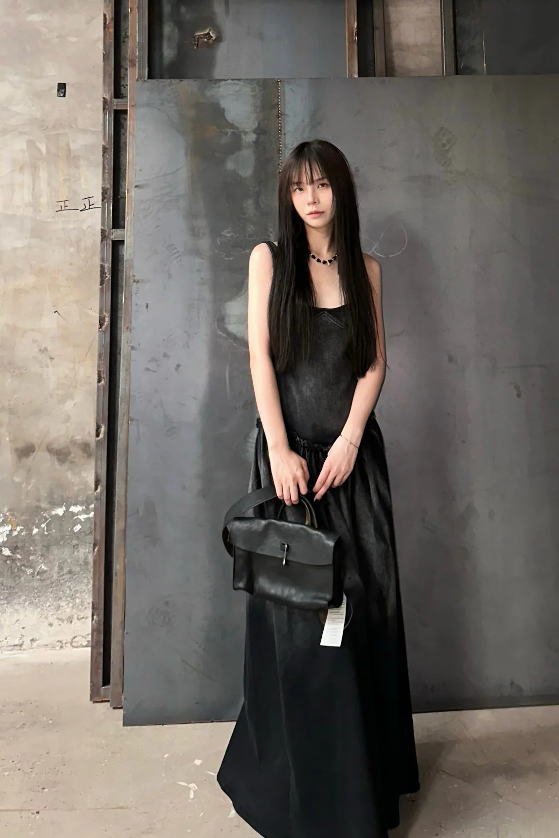 AVIVA JIFEI XUE X Tagliovivo 24 Autumn and Winter Flower Dye Wide Shoulder Strap Bag Craftsman AJX-DOCTOR W-HEI Black - Image 7