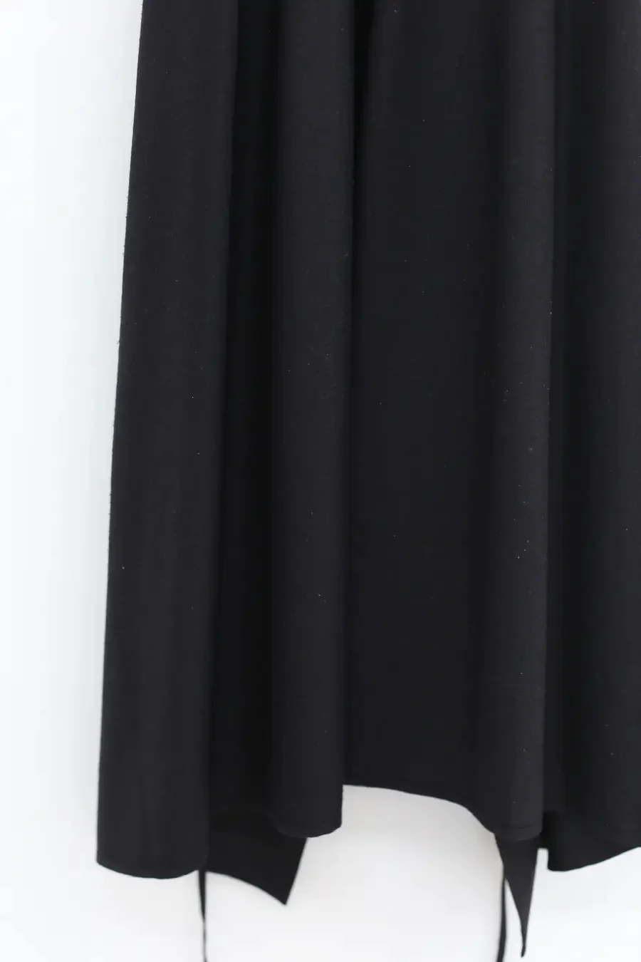 BASERANGE Adjustable Strap Apron Dress Collection, Made in Portugal, BAS-DRAP-RS-000-HEI, Black - Image 3
