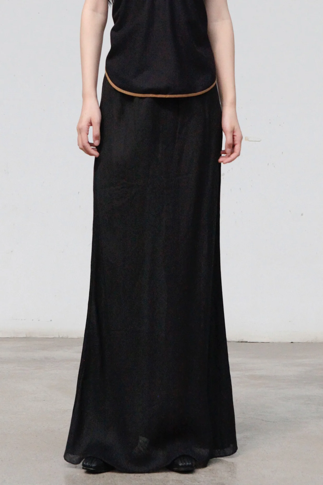 BASERANGE Linen Skirt Portugal BAS-SKDY-SL-000-HEI Black