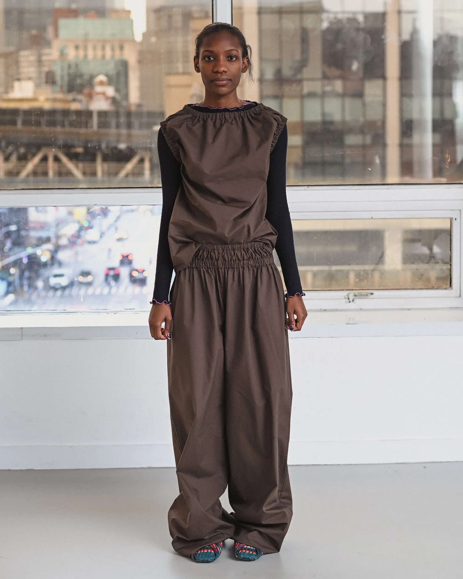 BASERANGE Fall/Winter 2025: TIN PANTS Canvas Pants BAS-PATI-PO-AU25-MARA BROWN - Image 11