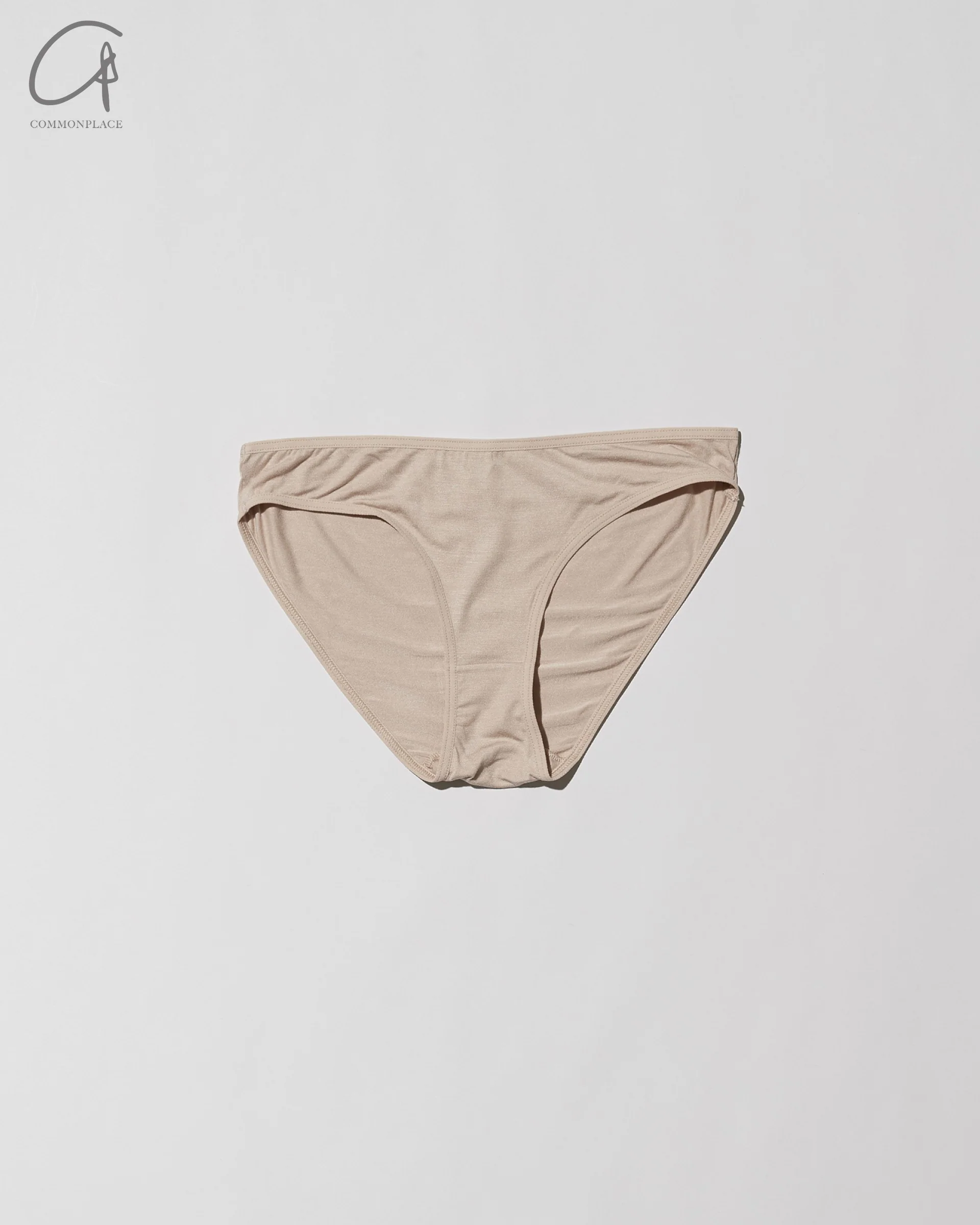 BASERANGE Flared Shorts UNBE Collection France Portugal BAS-UNBE-BL-000-HAPTIC - Image 3