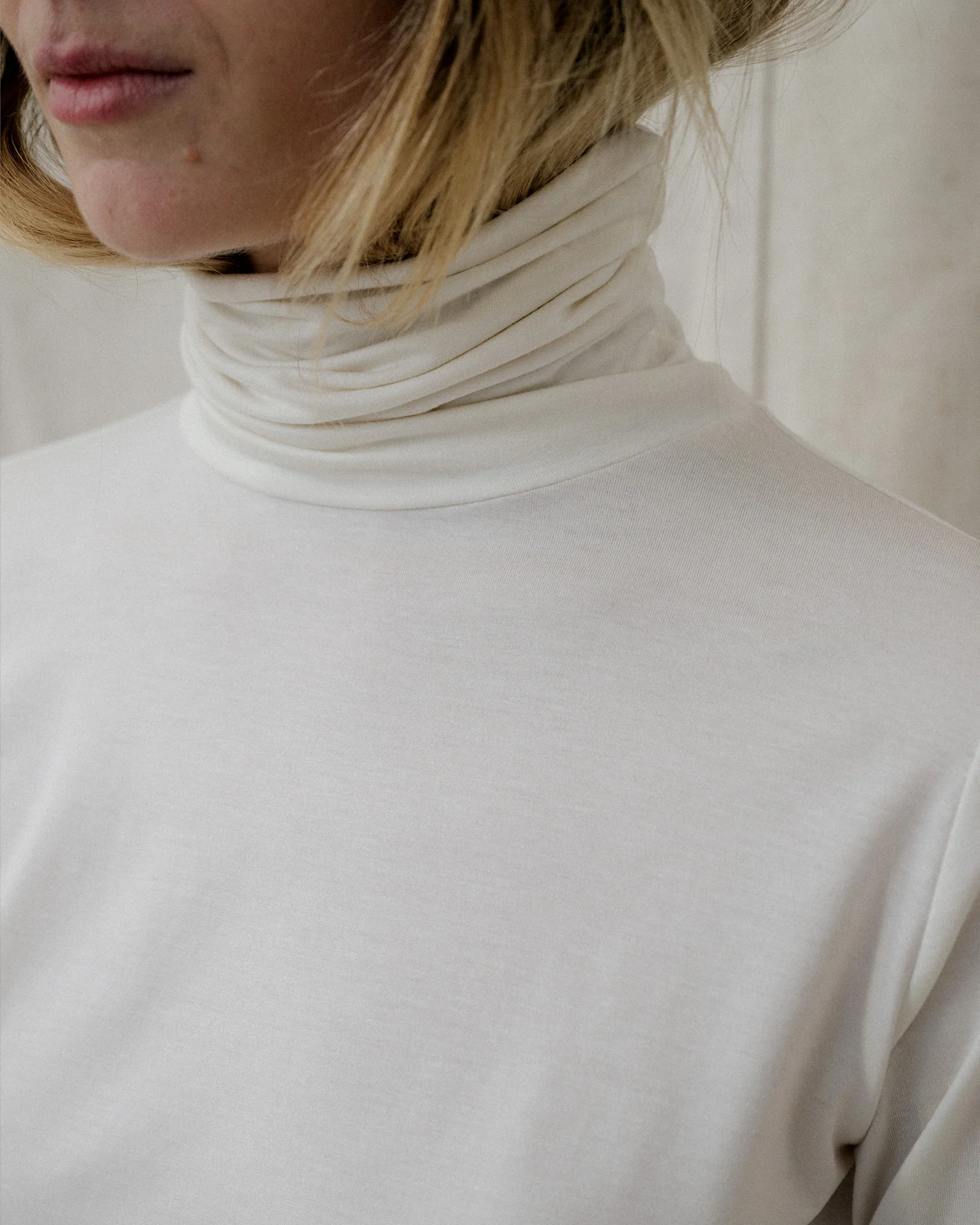 BASERANGE French bamboo fiber high collar T-shirt top soft and comfortable skin-friendly BAS-TOTN-BL-000-UNDYED - Image 5