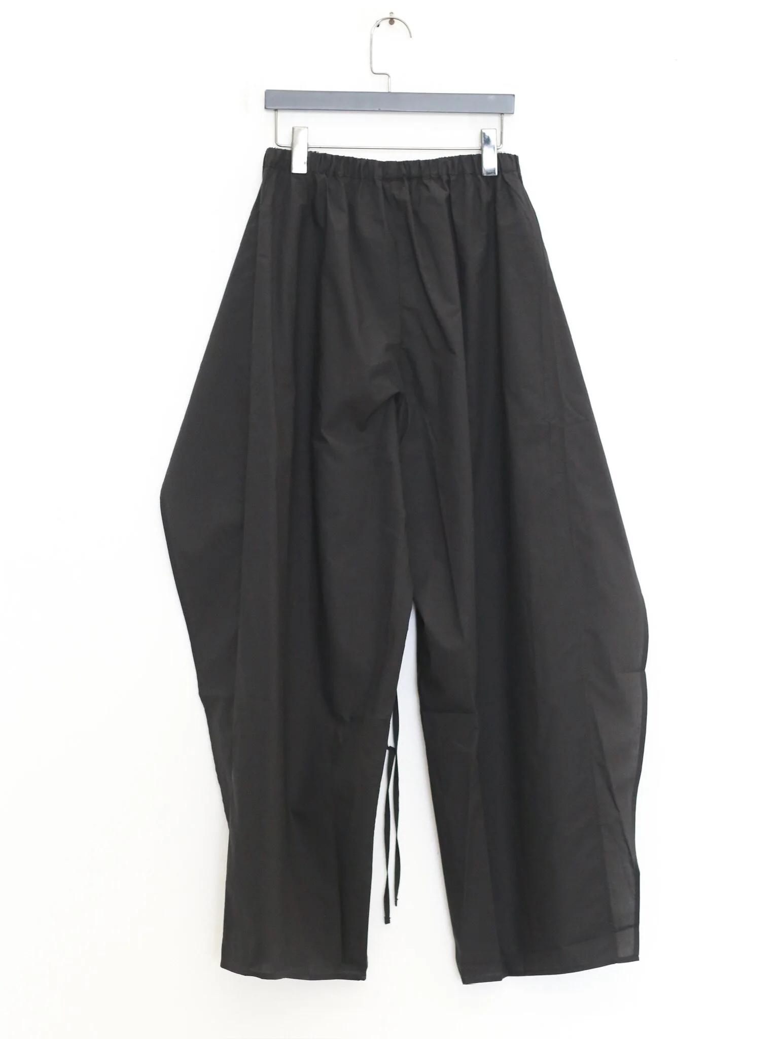 BASERANGE SP26 Organic Cotton Plain Weave Drawstring Pants, France BAS-PADC-PO-SP26-Black - Image 4