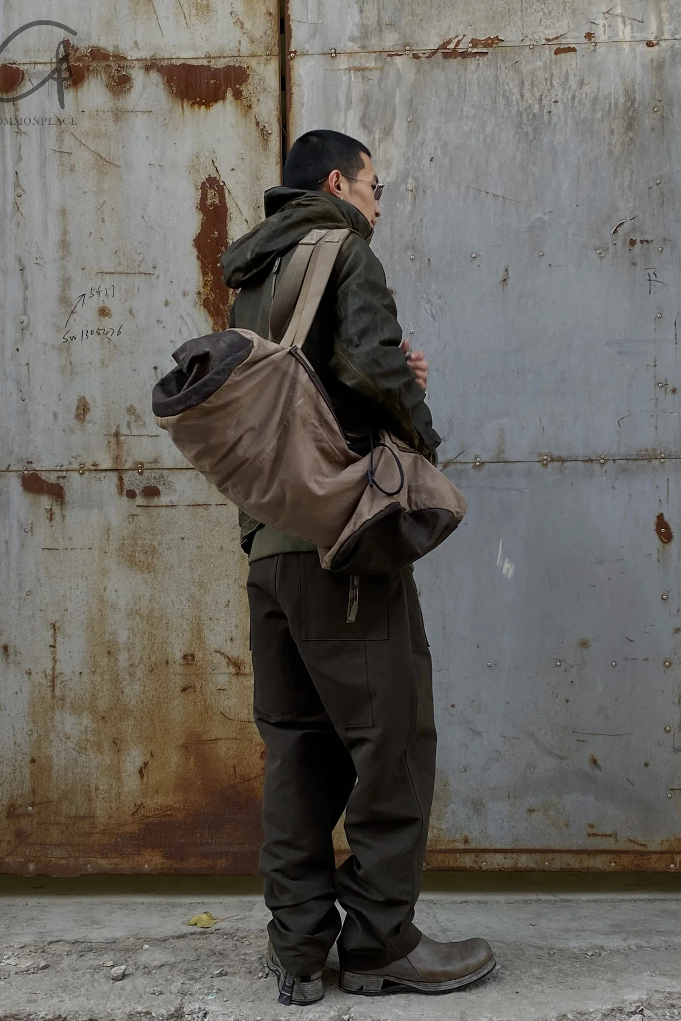BORIS BIDJAN SABERI Leather and linen stitching travel bag INFANTERY BAG1 F1944+FMM20036 - Image 17
