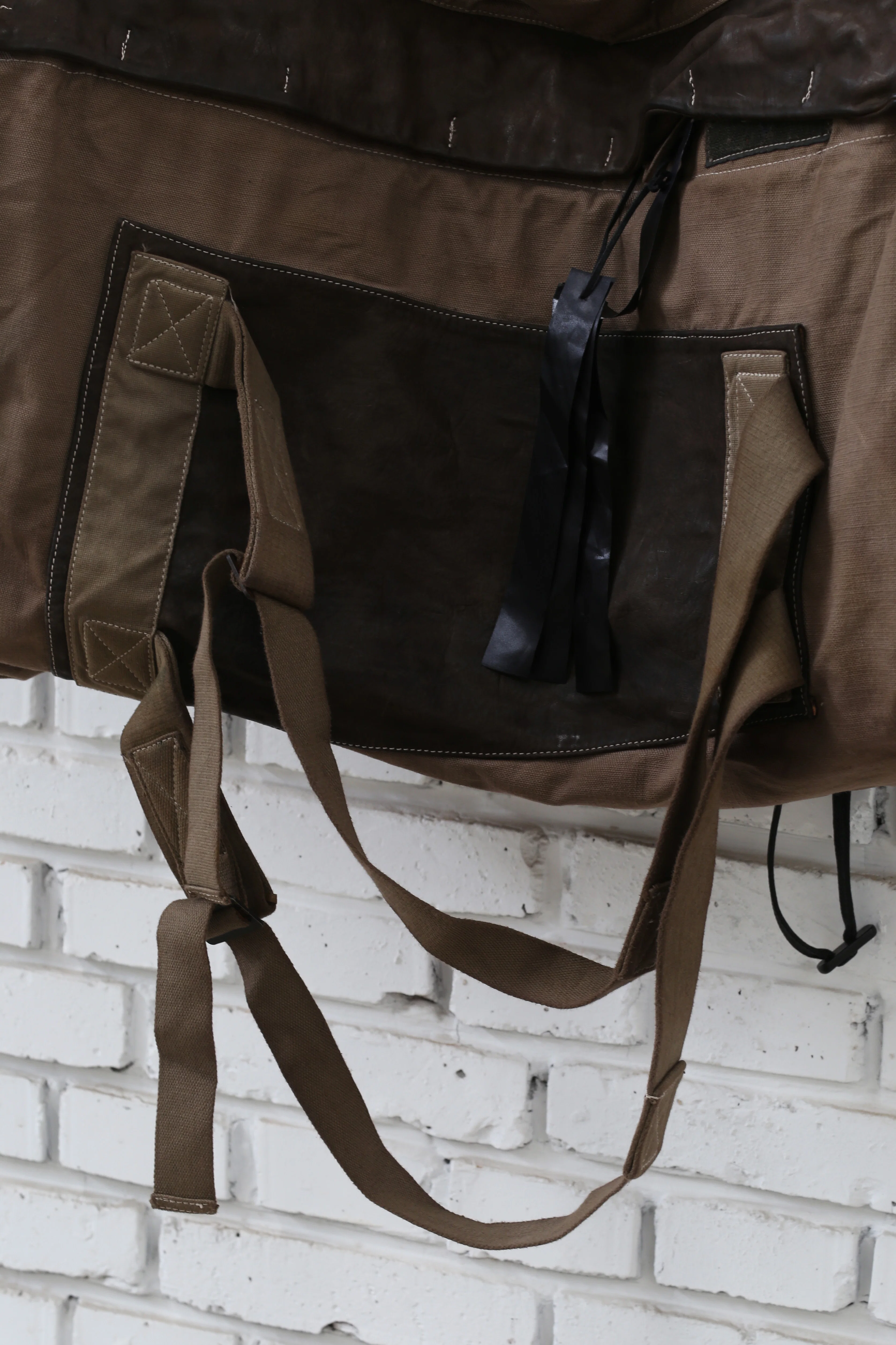 BORIS BIDJAN SABERI Leather and linen stitching travel bag INFANTERY BAG1 F1944+FMM20036 - Image 4