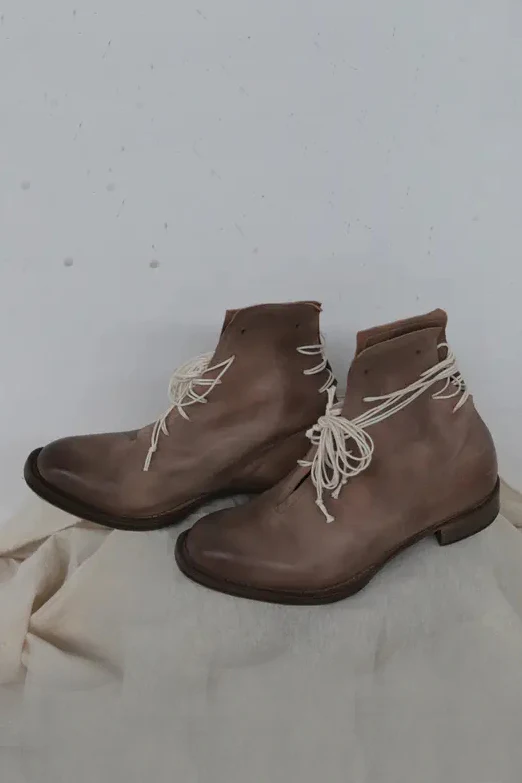 Cherevichkiotvichki 17SS18 back strap half-high boots - Image 2