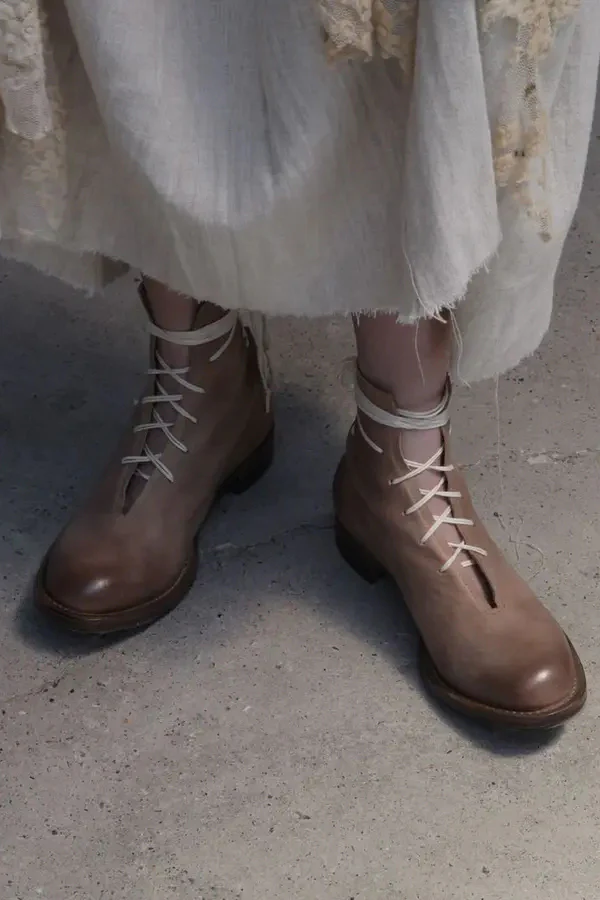 Cherevichkiotvichki 17SS18 back strap half-high boots - Image 3