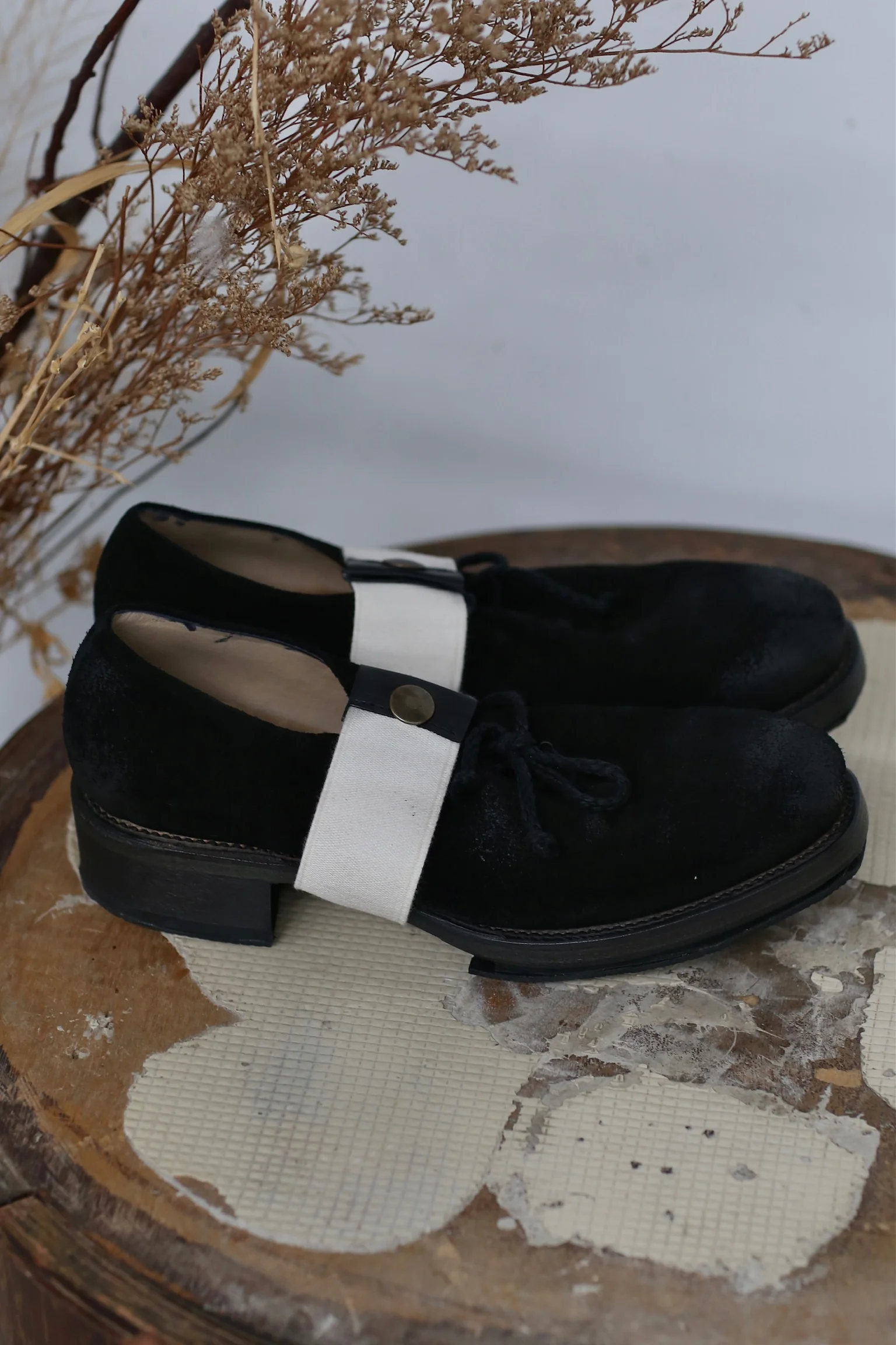 Cherevichkiotvichki 38 series low-top calfskin strap derby, handmade in the UK, CHE-38-2020-HEIJPHK, black suede, white straps, black buckles - Image 2