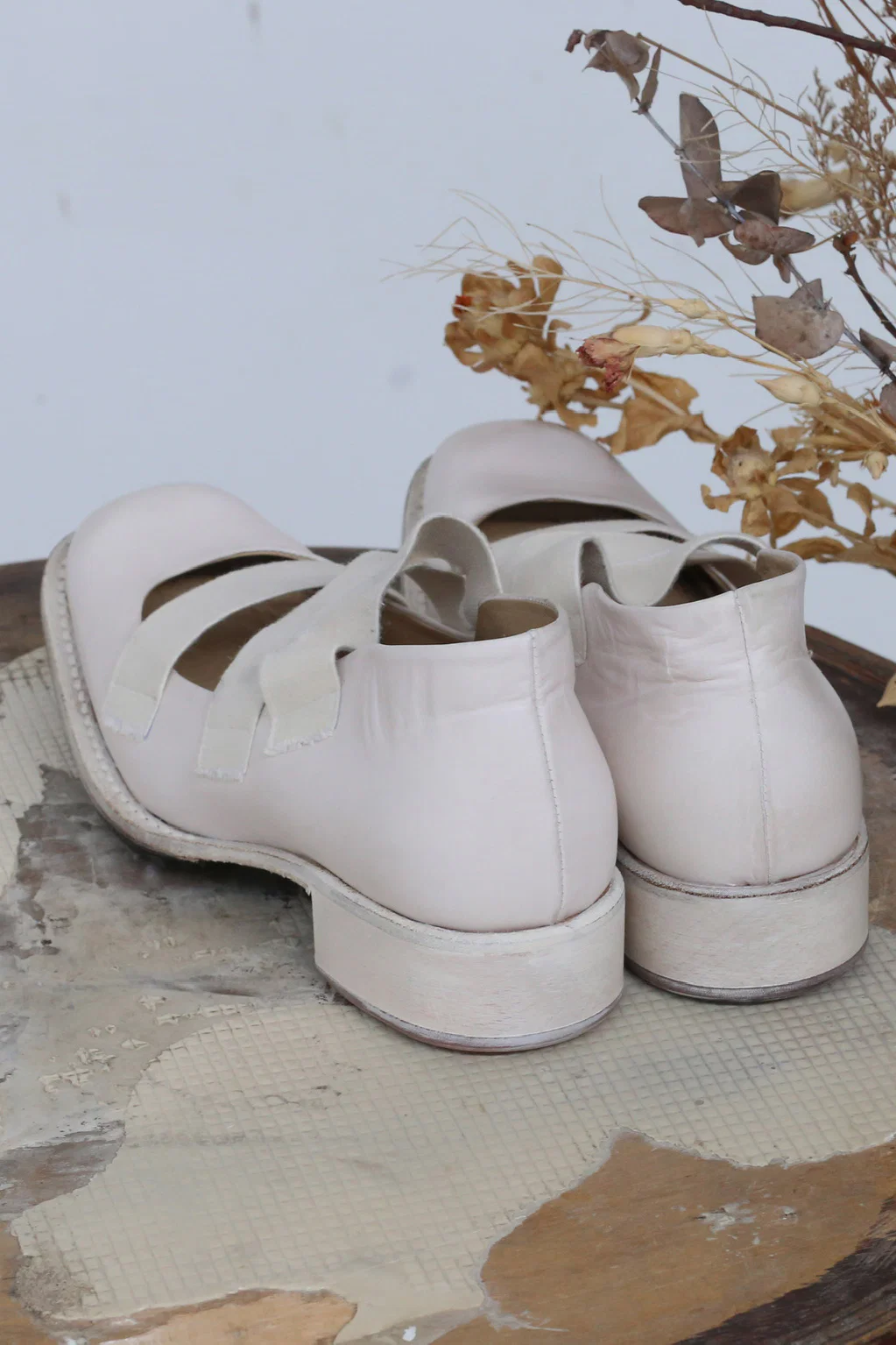 Cherevichkiotvichki 04 series cowhide elastic square sandals handmade in England CHE-04SS18-BAI white 04SS18 - Image 2