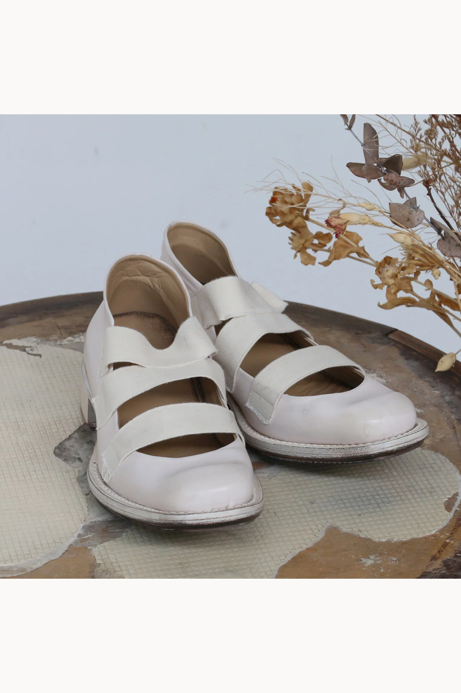 Cherevichkiotvichki 04 series cowhide elastic square sandals handmade in England CHE-04SS18-BAI white 04SS18 - Image 3