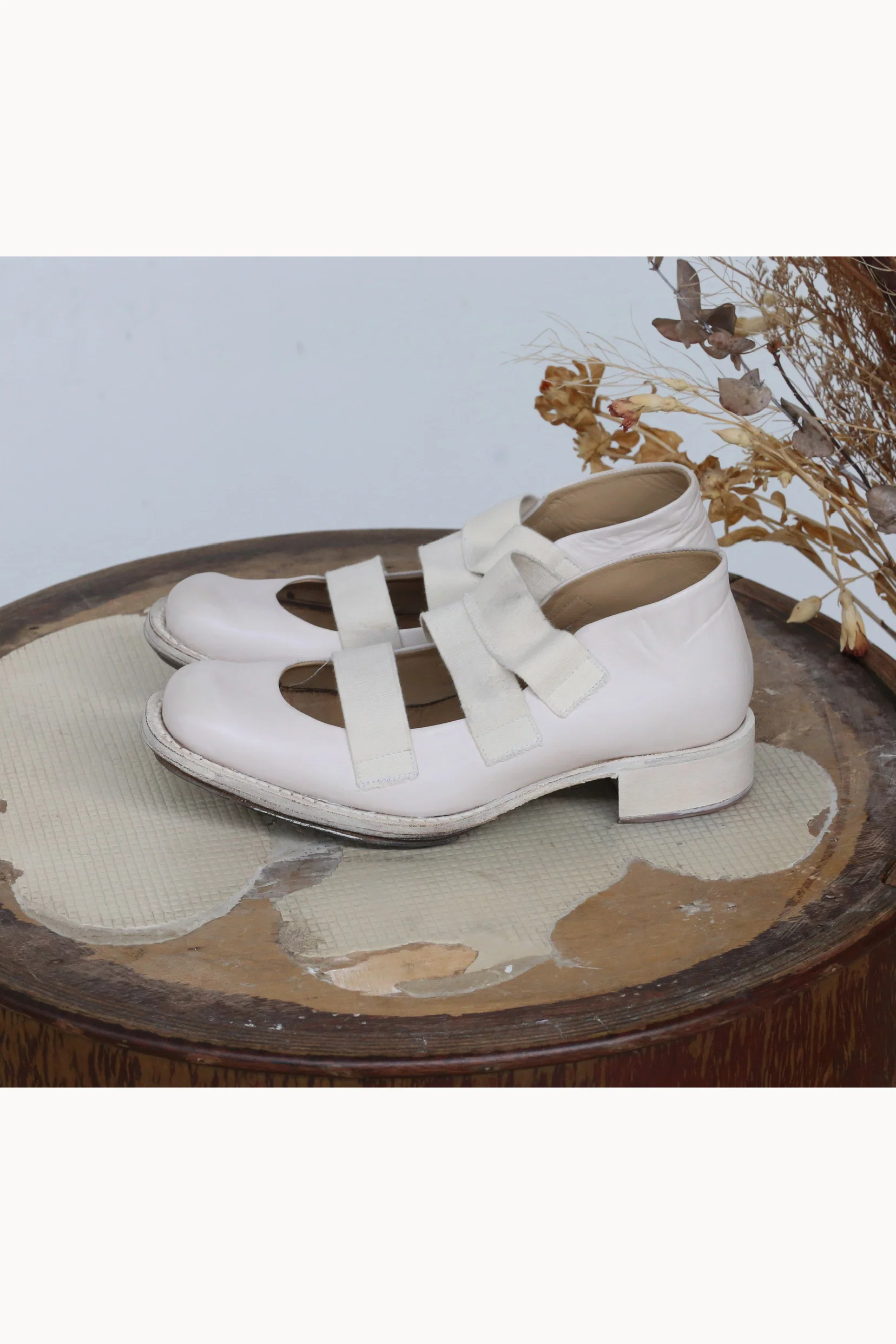 Cherevichkiotvichki 04 series cowhide elastic square sandals handmade in England CHE-04SS18-BAI white 04SS18 - Image 5
