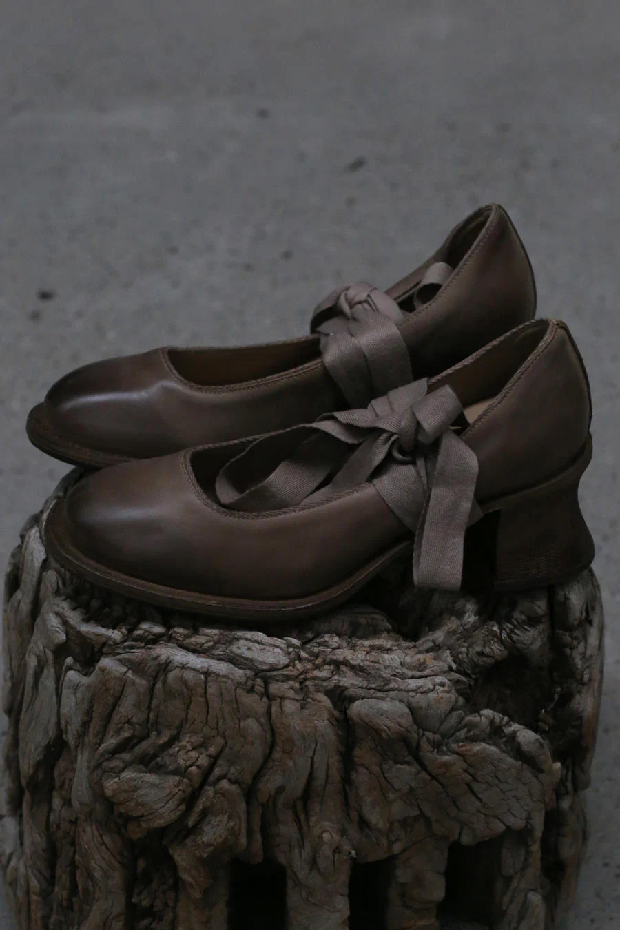 Cherevichkiotvichki mid-heel shoes with ribbon 11-2020 stone color - Image 7