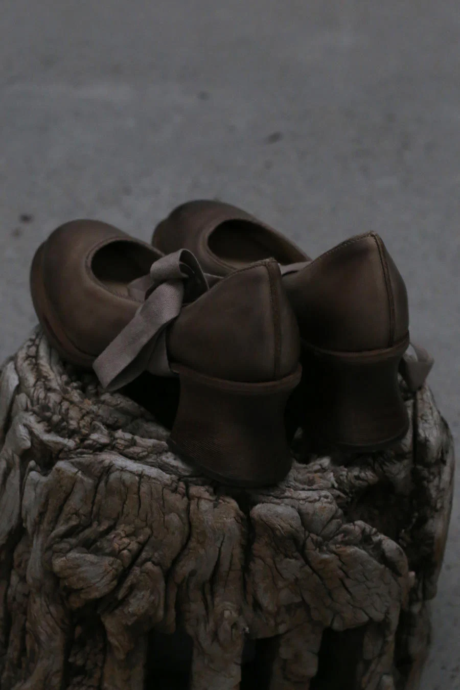 Cherevichkiotvichki mid-heel shoes with ribbon 11-2020 stone color - Image 8