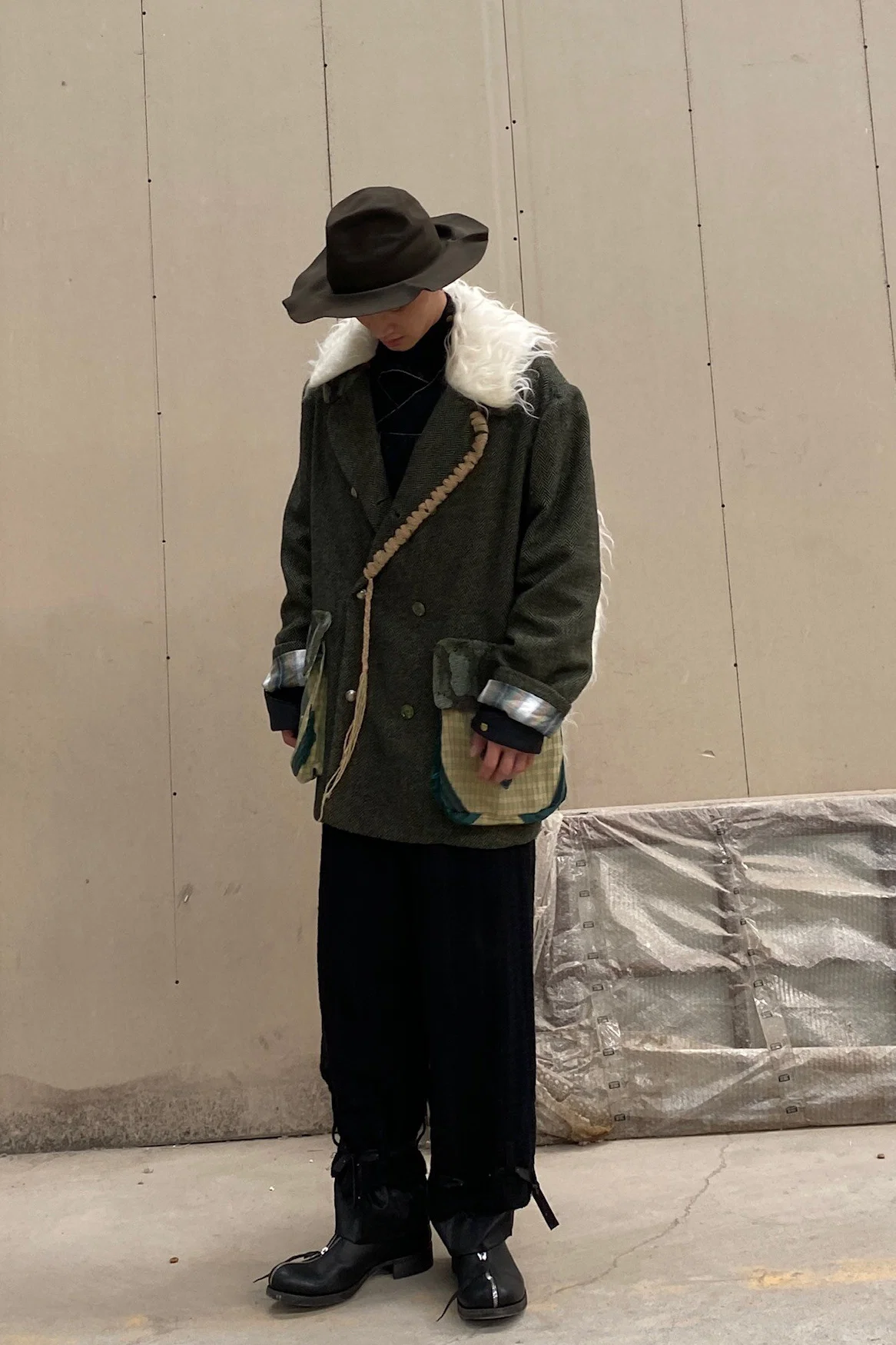 communs wool lapel coat AW21-M207O - Image 32