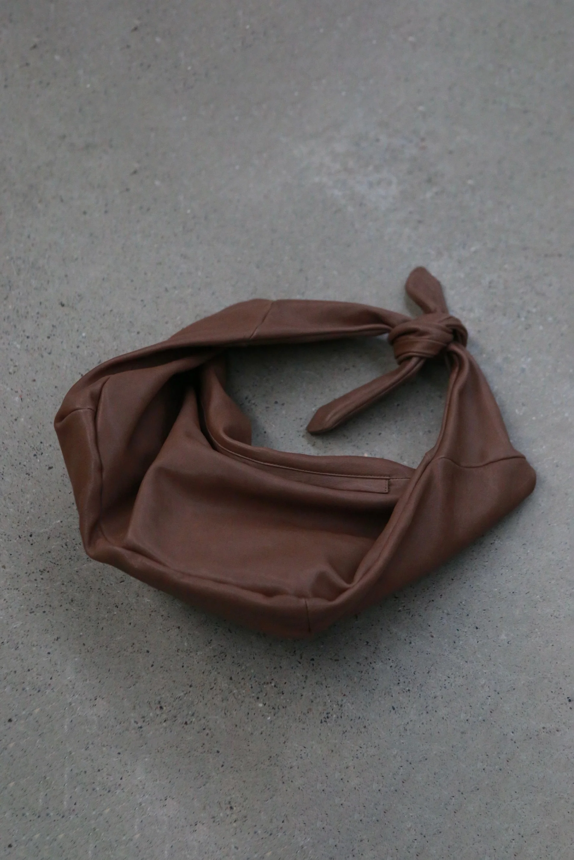 Cortana JIN L Lambskin Waist Bag CTN-PS26-BJINL-MOCHA BEIG (APRF24JINLBAG) - Image 2