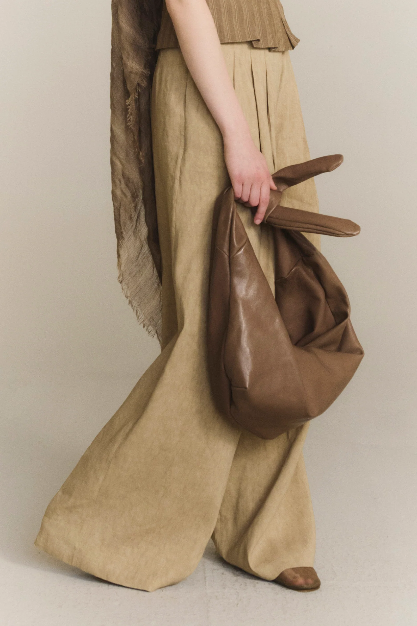 Cortana JIN L Lambskin Waist Bag CTN-PS26-BJINL-MOCHA BEIG (APRF24JINLBAG) - Image 5