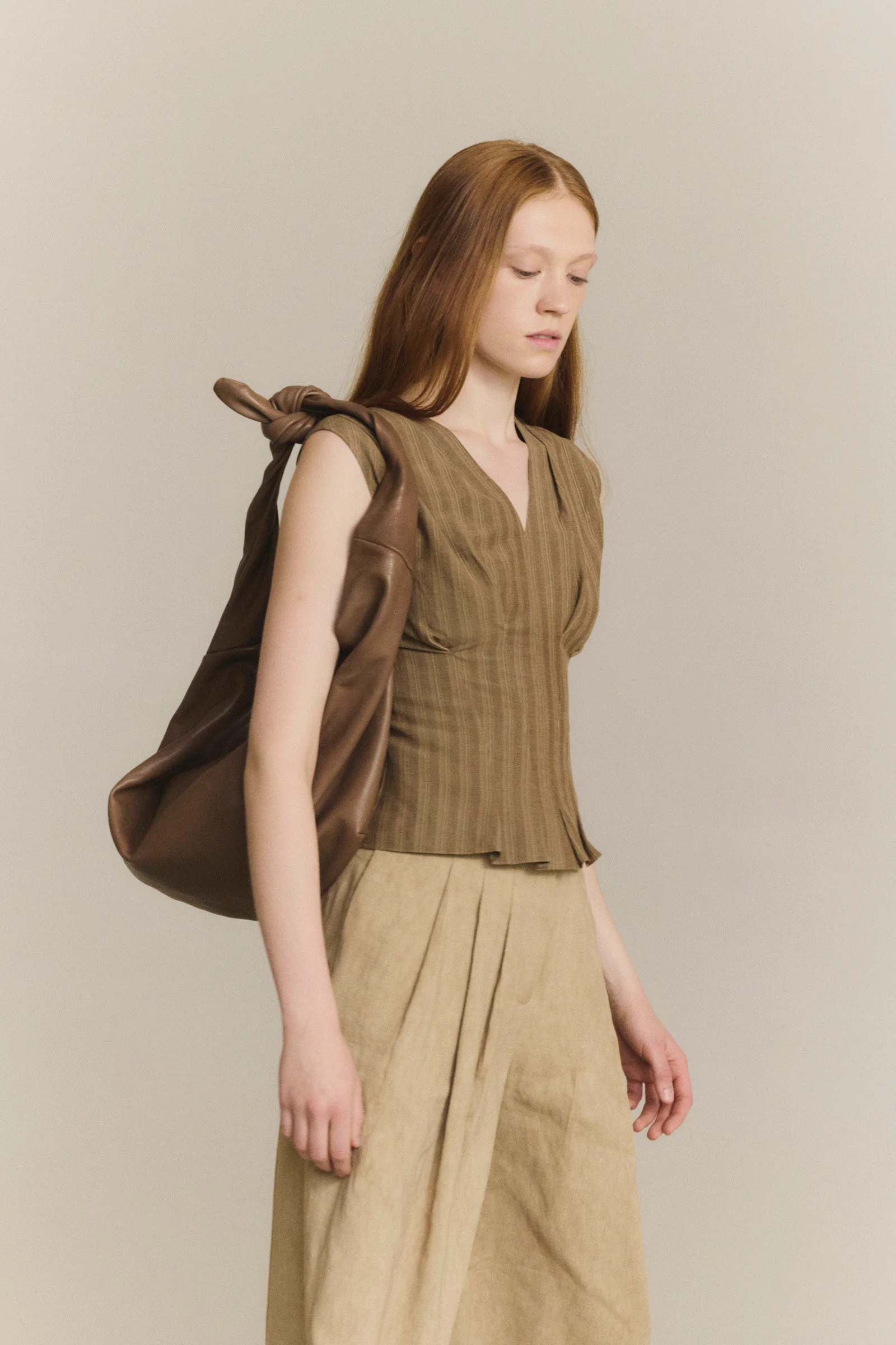 Cortana JIN L Lambskin Waist Bag CTN-PS26-BJINL-MOCHA BEIG (APRF24JINLBAG) - Image 9