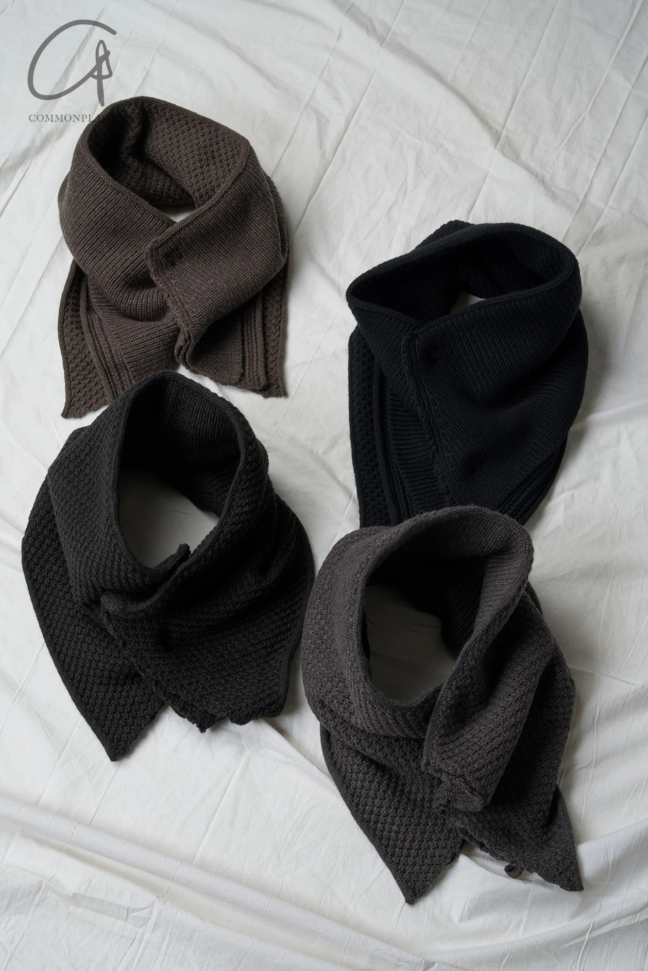 DEVOA 24 Autumn and Winter Knitted Scarf Series DVA-AC-KNSP-FADE BLACK AC-KNSP - Image 3