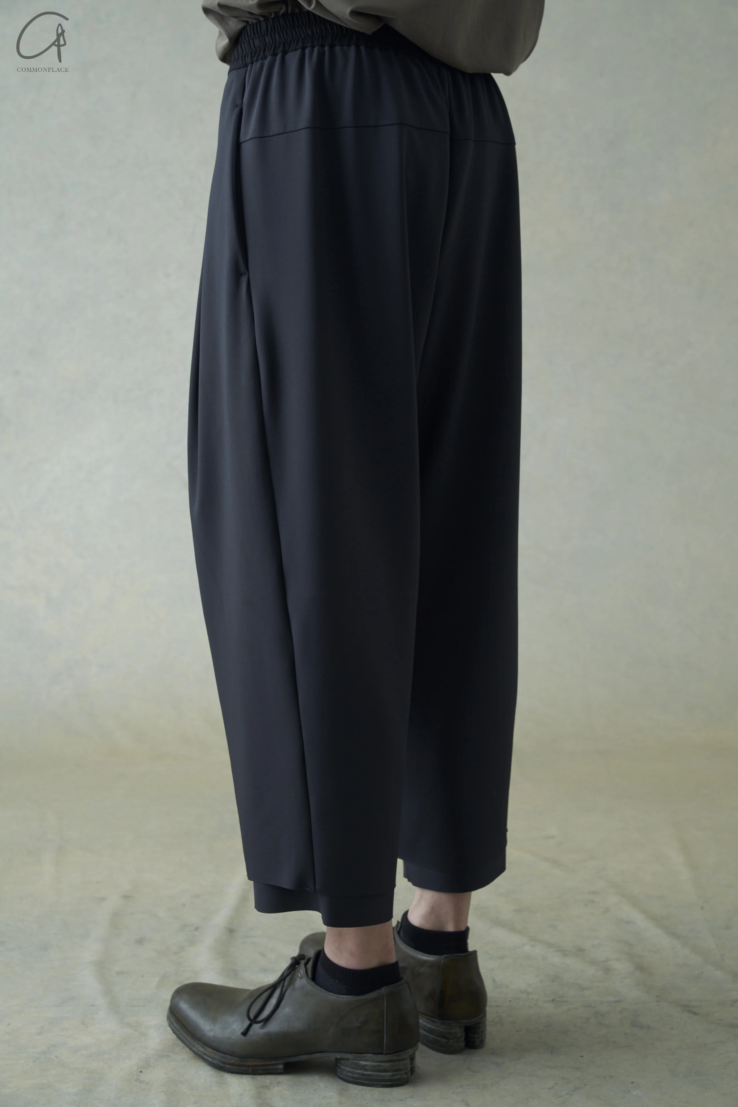 DEVOA 24 spring and summer draped pants PTI-TWHP graphite - Image 7