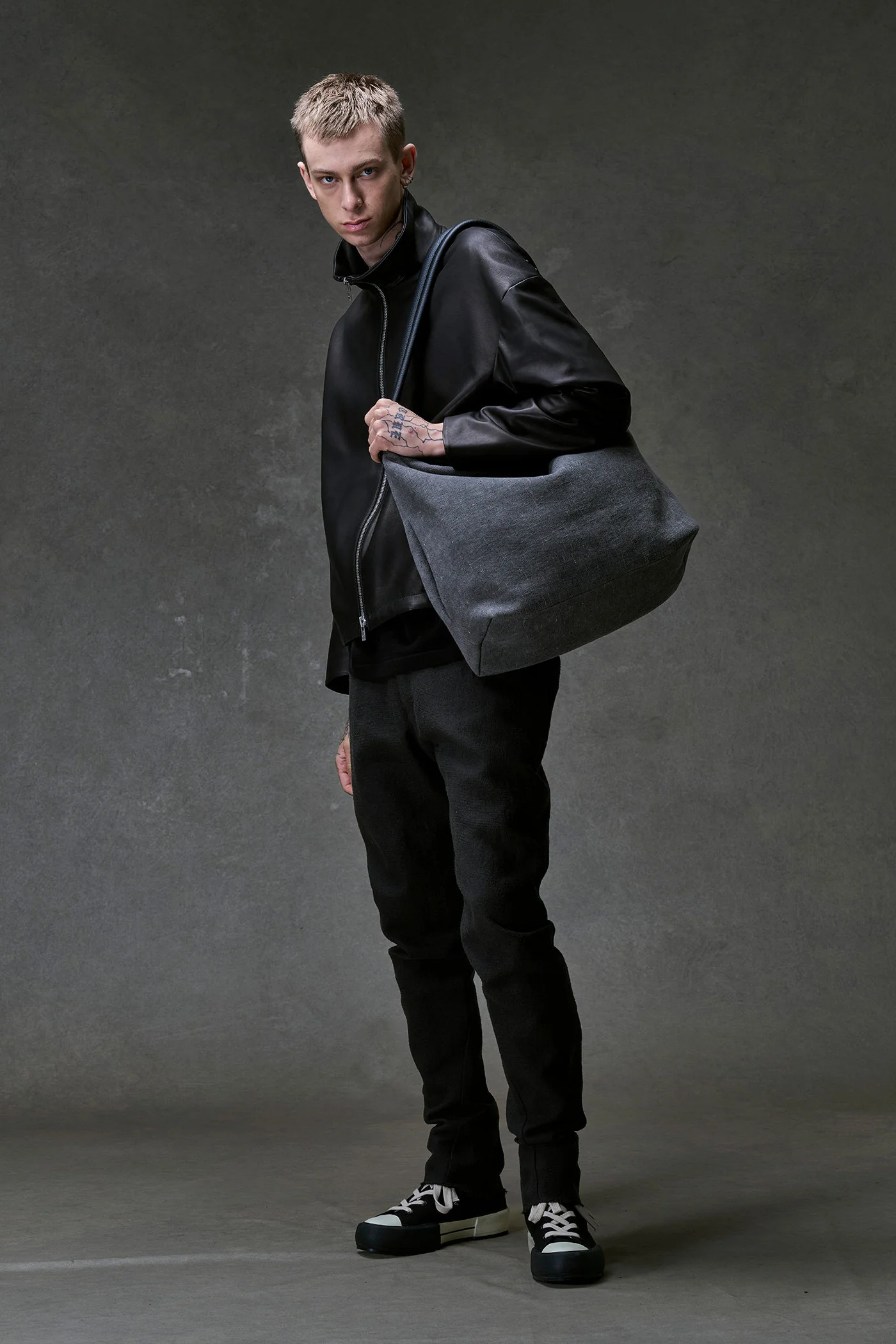 DEVOA 26SS Slim Fit Pants DVA-PTJ-SHNS-BLACK - Image 6