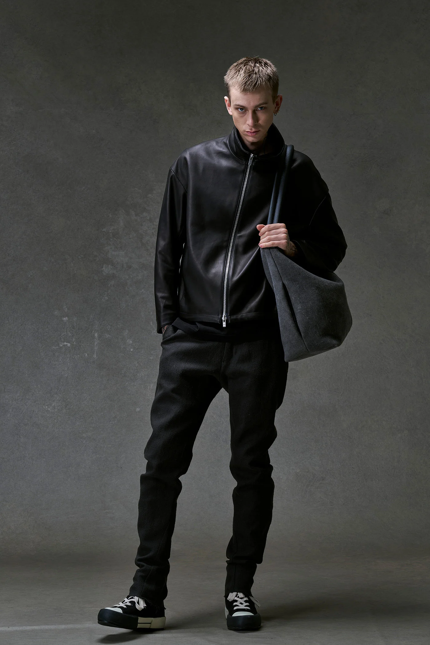 DEVOA 26SS Slim Fit Pants DVA-PTJ-SHNS-BLACK - Image 8