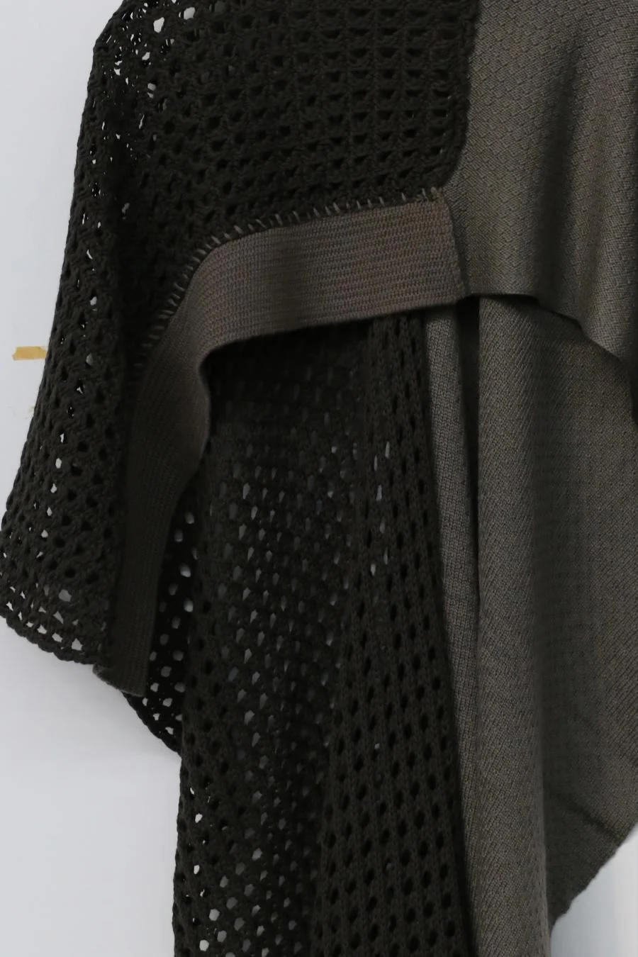 DEVOA shawl KAC-CMS gray - Image 2