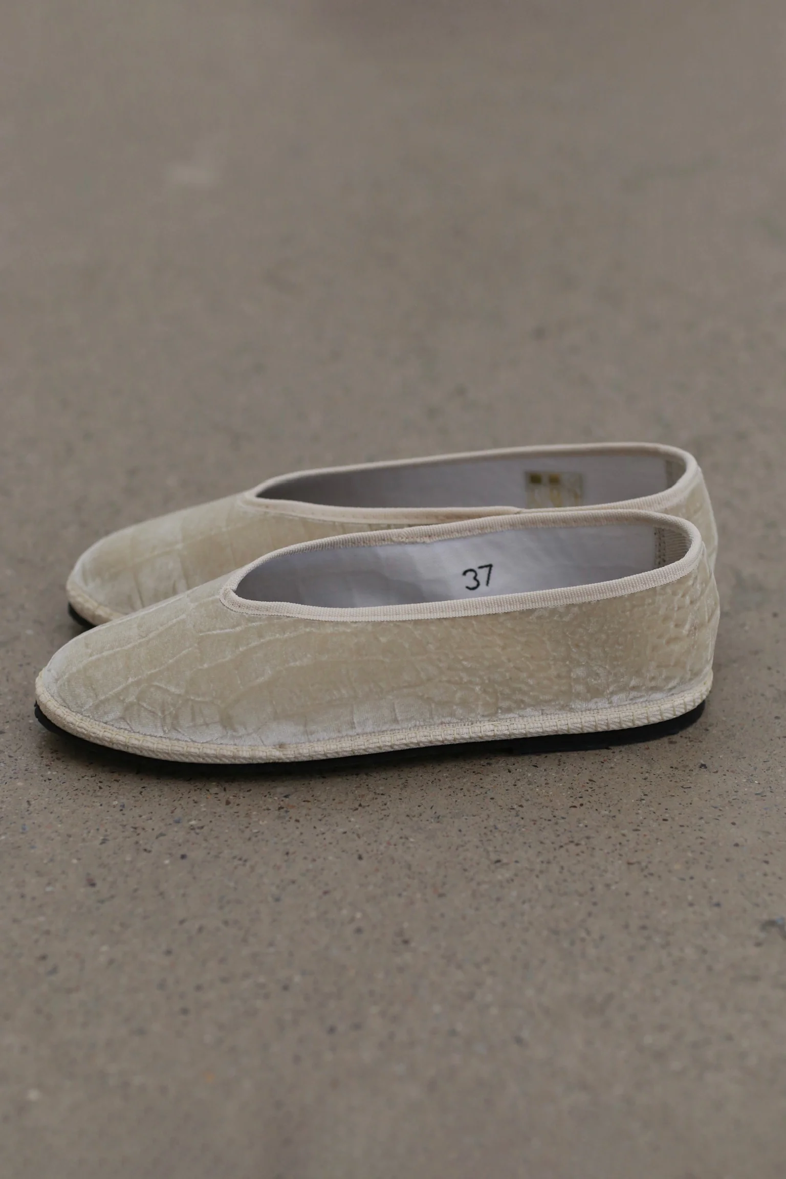 Drogheria Crivellini Fall/Winter 2025 Collection: Fu Gong Shoes DC-FKCL VE CR IVX-XY (IVORY, FKCL) - Image 2