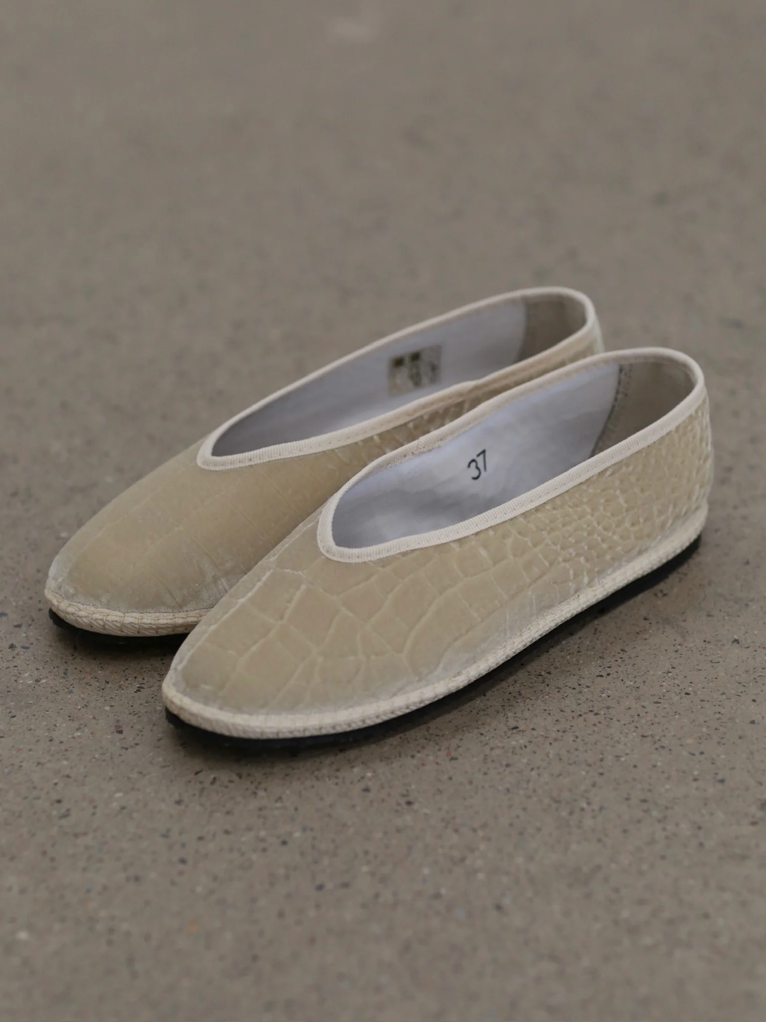 Drogheria Crivellini Fall/Winter 2025 Collection: Fu Gong Shoes DC-FKCL VE CR IVX-XY (IVORY, FKCL) - Image 3