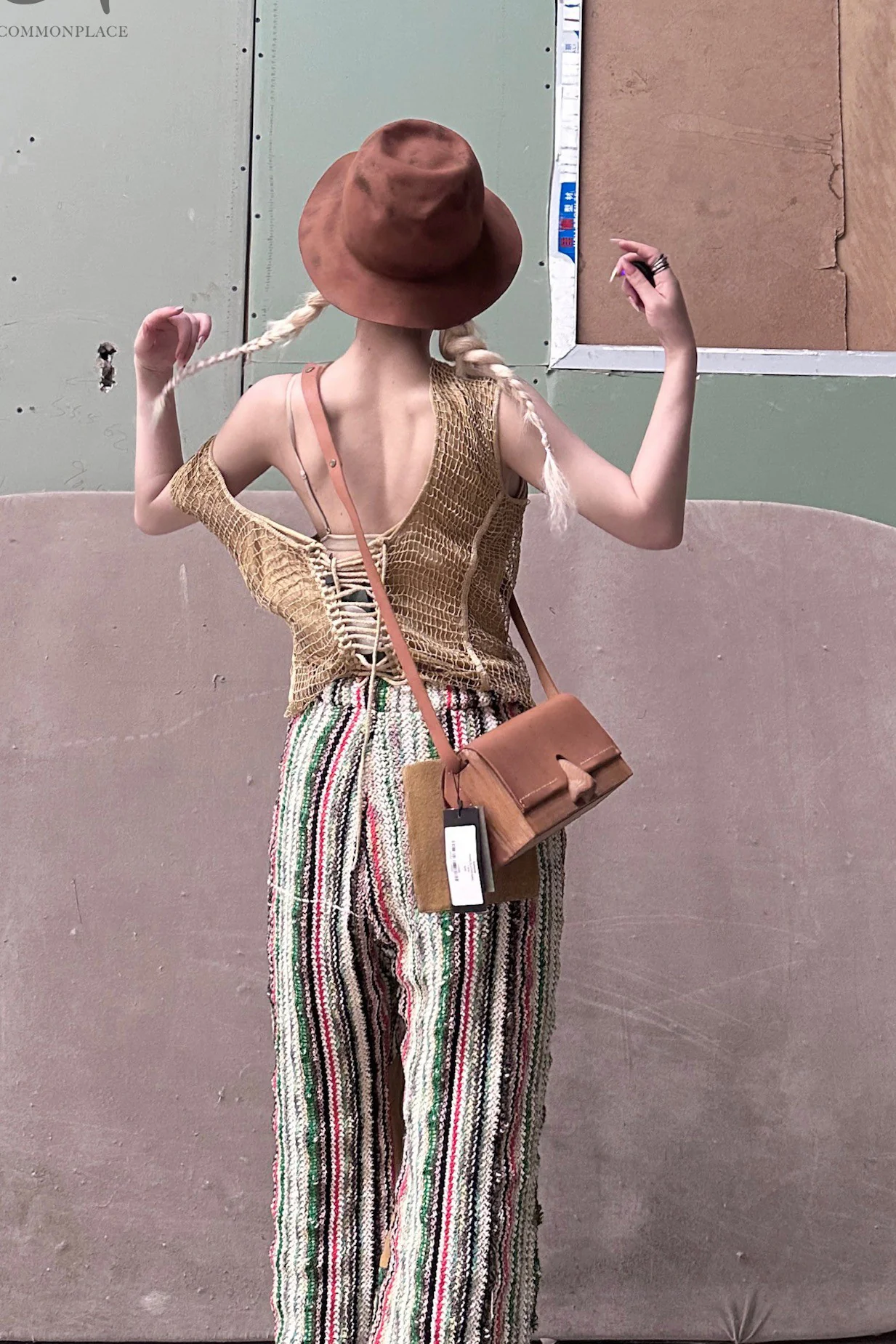 eatable brown clutch bag NOSE CLUTCH BAG - Image 18