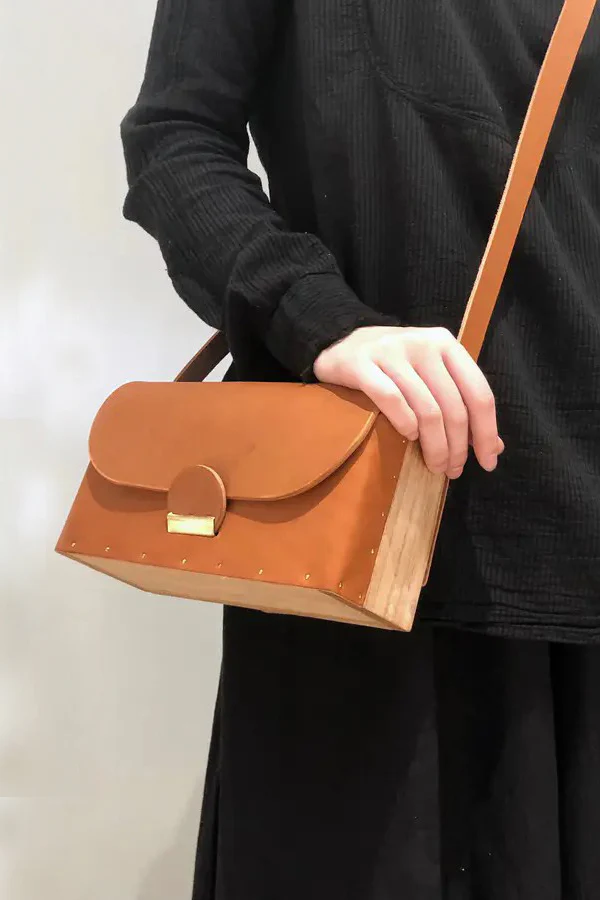 eatable brown clutch bag NOSE CLUTCH BAG - Image 6