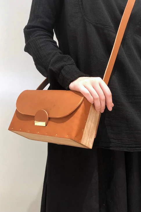 eatable brown clutch bag NOSE CLUTCH BAG - Image 8