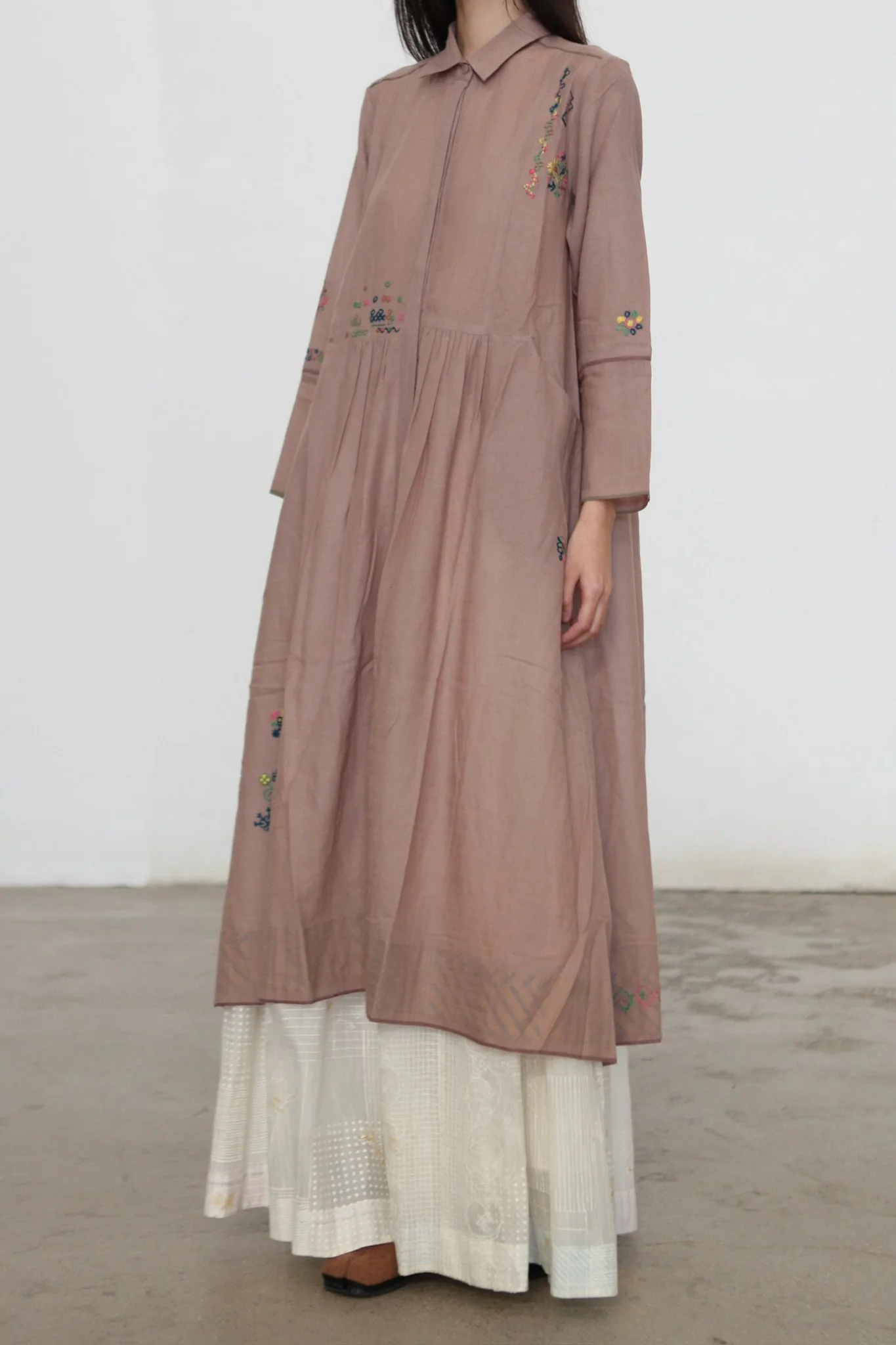EKA 25 Autumn/Winter SOZNI Hand-embroidered Coat Dress EKA-AWLT/25/04/CHAUCER-BEIGE - Image 2
