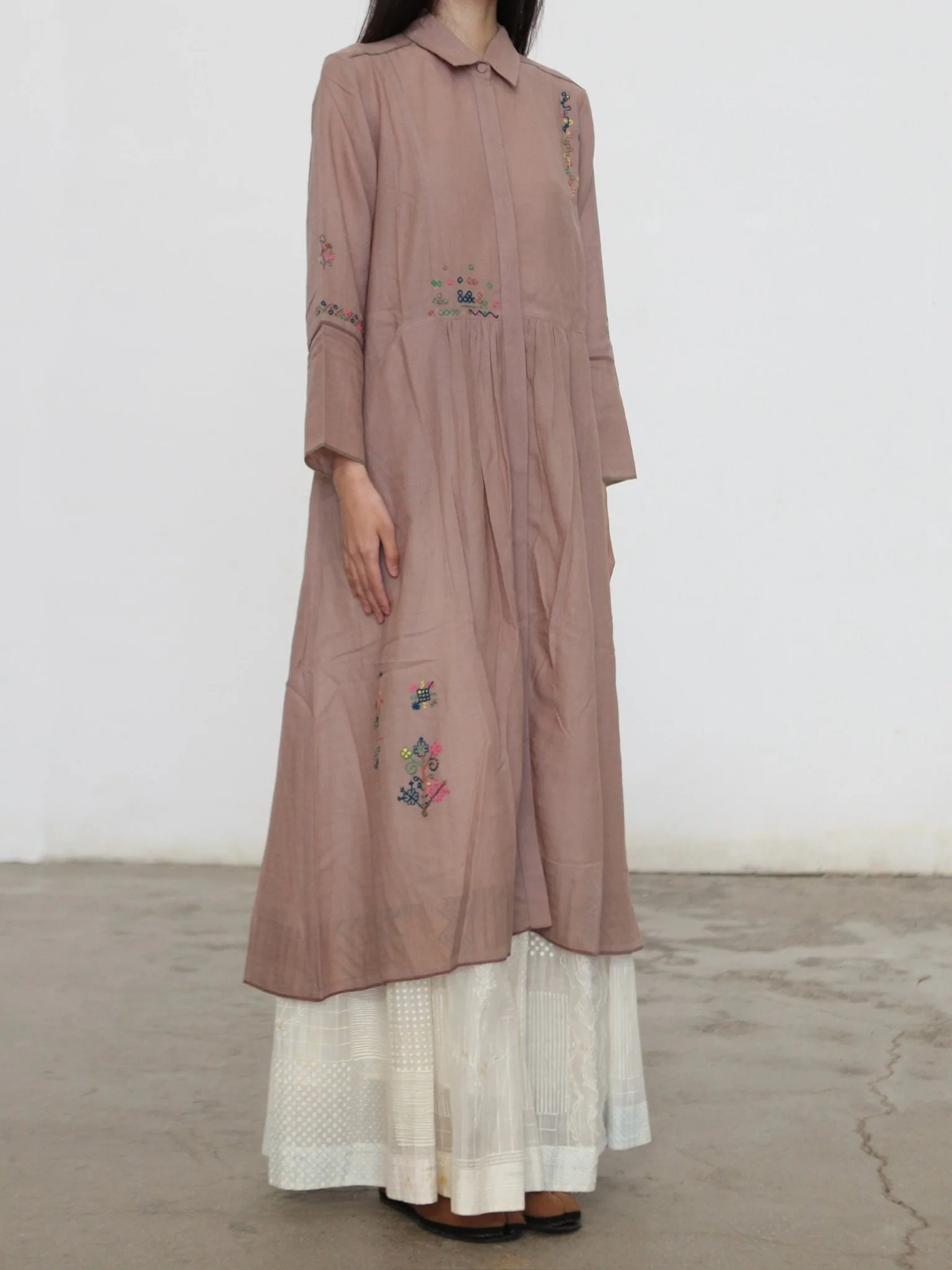 EKA 25 Autumn/Winter SOZNI Hand-embroidered Coat Dress EKA-AWLT/25/04/CHAUCER-BEIGE - Image 3