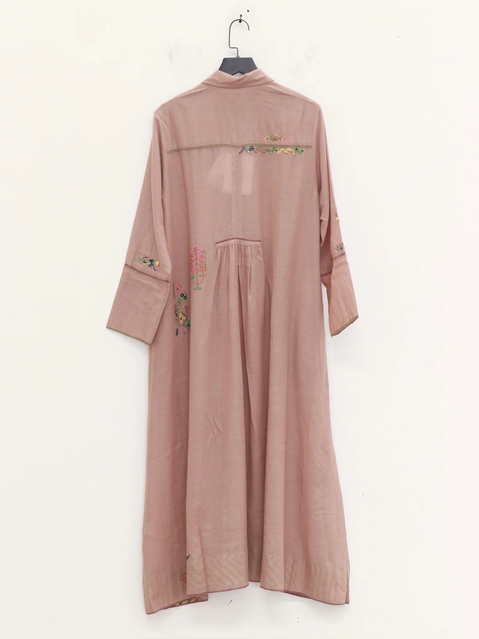 EKA 25 Autumn/Winter SOZNI Hand-embroidered Coat Dress EKA-AWLT/25/04/CHAUCER-BEIGE - Image 8