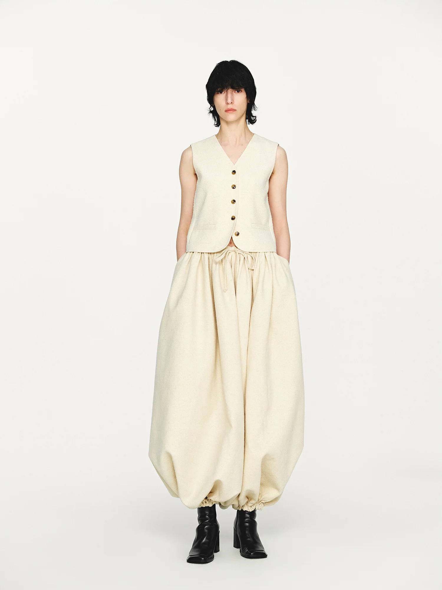 INTO THE EAST 2025 Autumn/Winter Ivory White Textured V-neck Vest/Lantern Pants ITE-E1DGAW100IY20VE-XYB Vest - Image 10