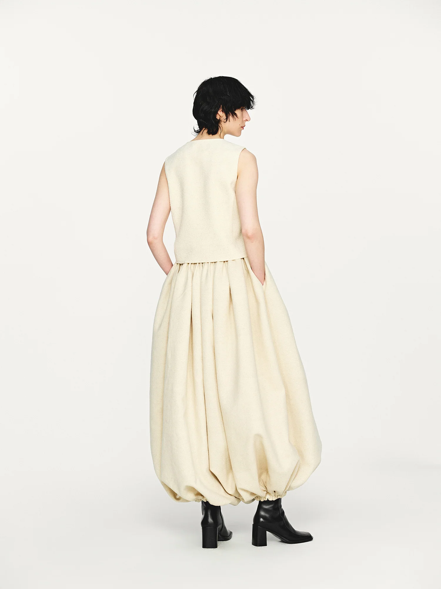 INTO THE EAST 2025 Autumn/Winter Ivory White Textured V-neck Vest/Lantern Pants ITE-E1DGAW100IY20VE-XYB Vest - Image 12