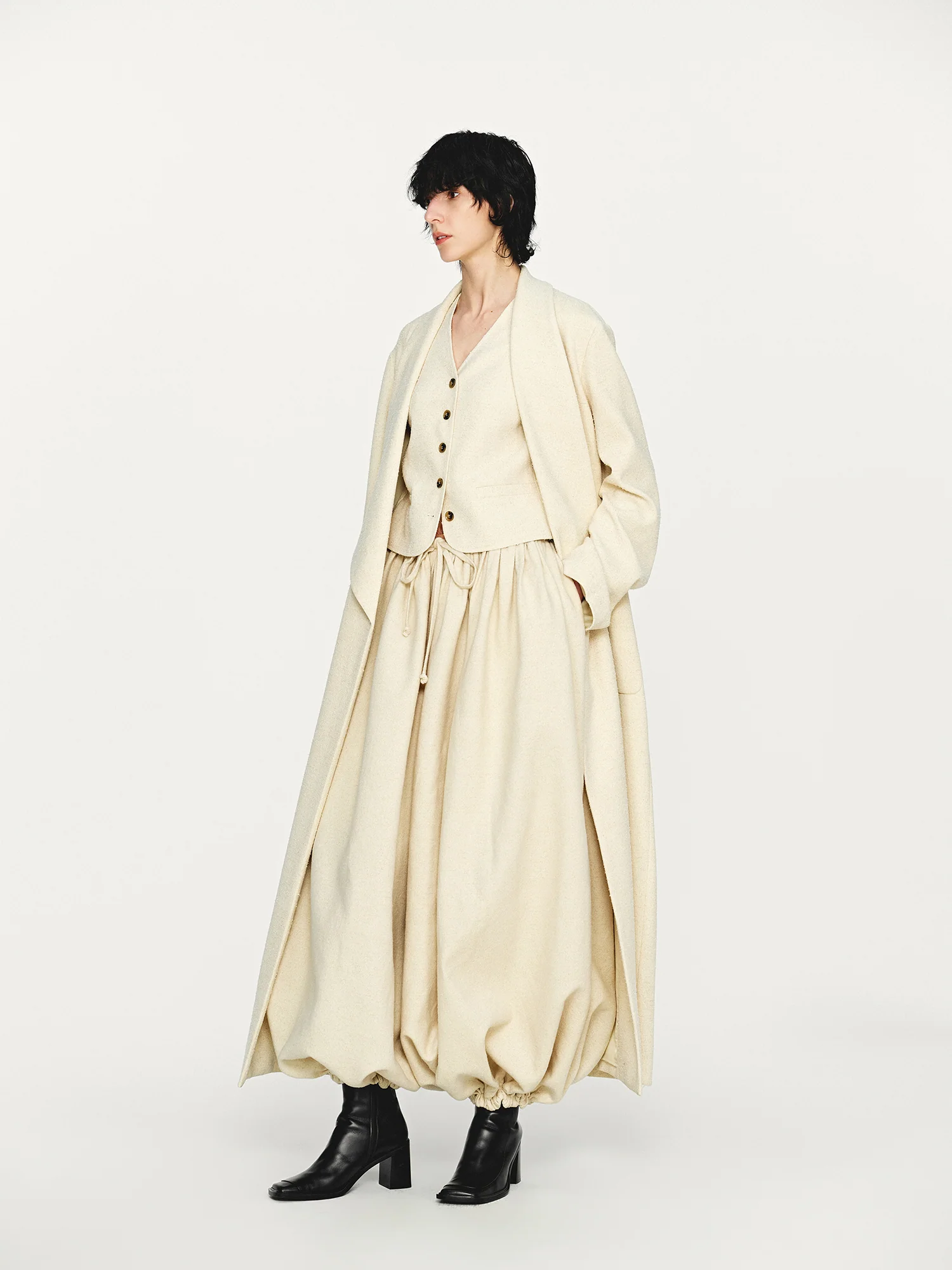 INTO THE EAST 2025 Autumn/Winter Ivory White Textured V-neck Vest/Lantern Pants ITE-E1DGAW100IY20VE-XYB Vest - Image 14