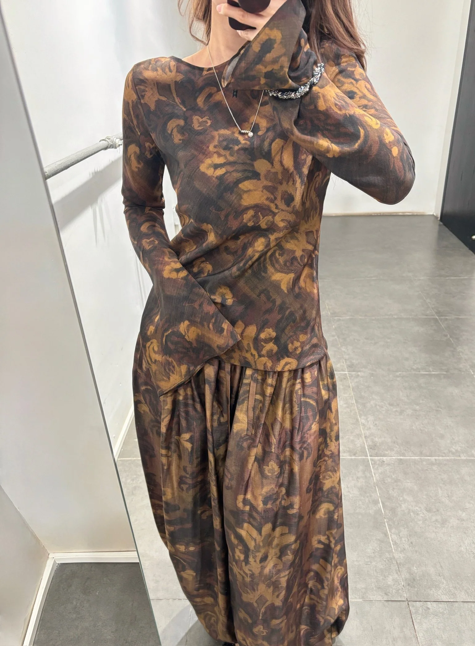 INTO THE EAST 2026 Spring/Summer Acanthus Oil Paint Long-Sleeved Top/Skirt ITE-E1JBSSTP21003-CZ Top - Image 16