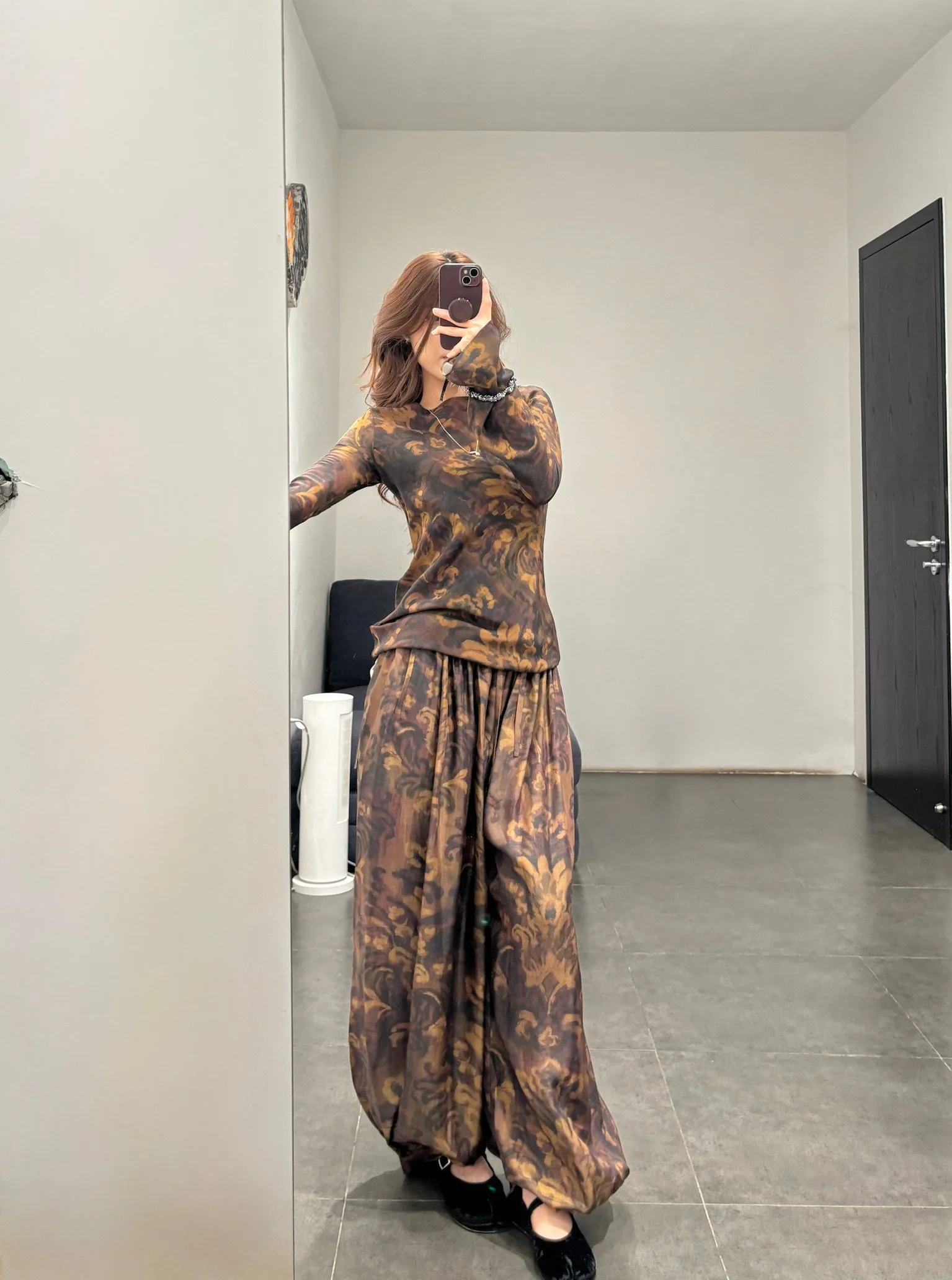 INTO THE EAST 2026 Spring/Summer Acanthus Oil Paint Long-Sleeved Top/Skirt ITE-E1JBSSTP21003-CZ Top - Image 17