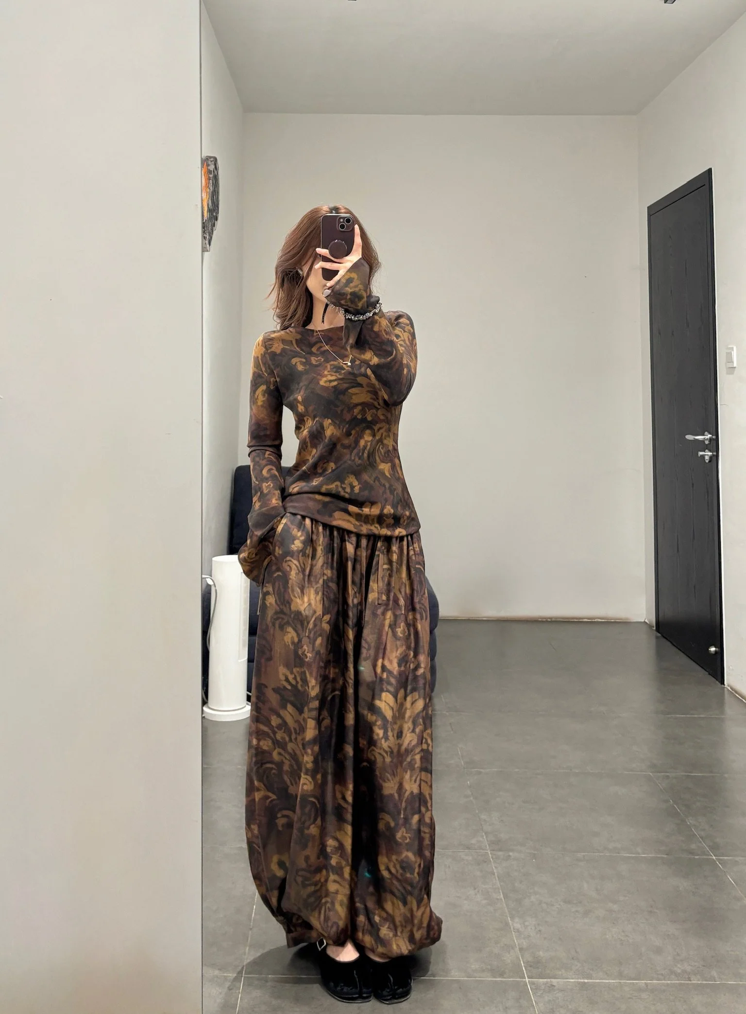 INTO THE EAST 2026 Spring/Summer Acanthus Oil Paint Long-Sleeved Top/Skirt ITE-E1JBSSTP21003-CZ Top - Image 18