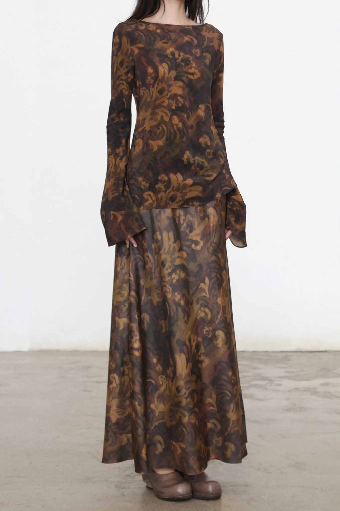 INTO THE EAST 2026 Spring/Summer Acanthus Oil Paint Long-Sleeved Top/Skirt ITE-E1JBSSTP21003-CZ Top - Image 3
